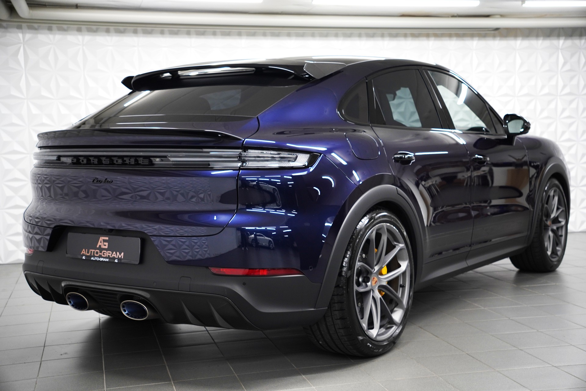 PORSCHE Cayenne Coupé Turbo E-Hybrid GT Tiptronic-image-4
