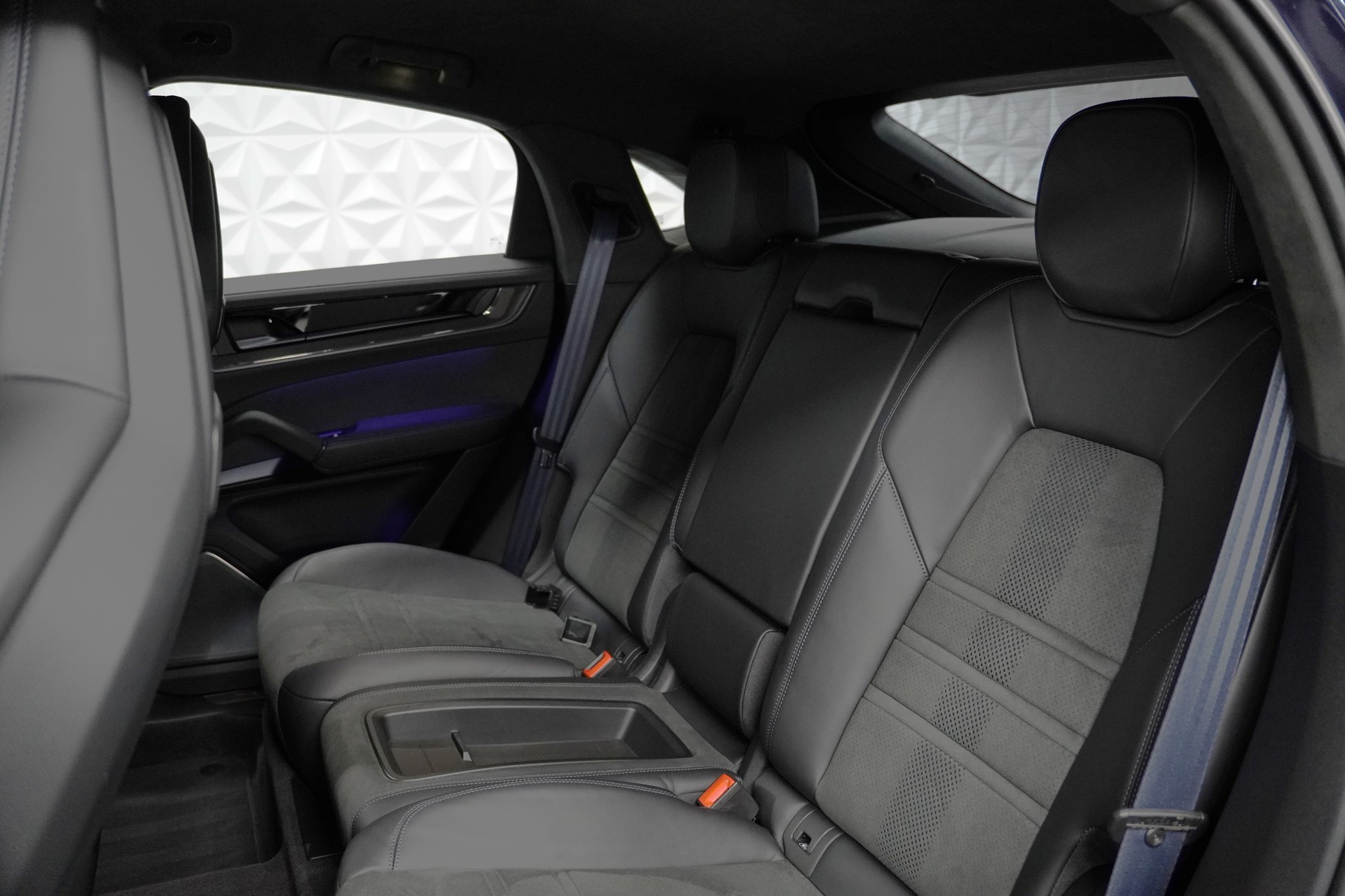 PORSCHE Cayenne Coupé Turbo E-Hybrid GT Tiptronic-image-29