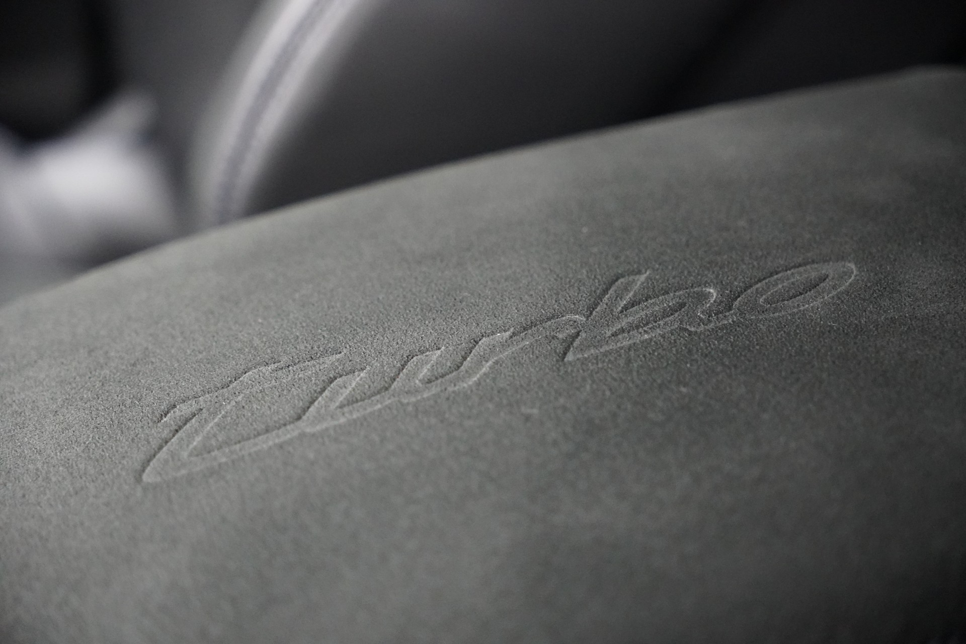 PORSCHE Cayenne Coupé Turbo E-Hybrid GT Tiptronic-image-22
