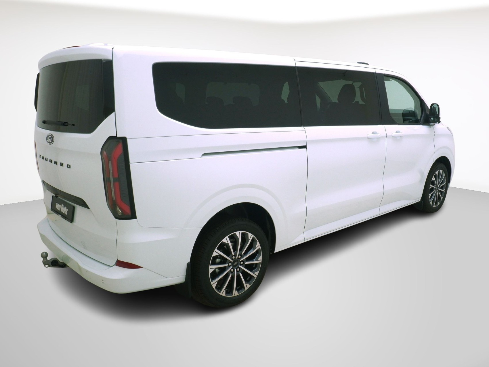 FORD Tourneo Custom L2 2.5 Plug-in-Hybrid Titanium X-image-4