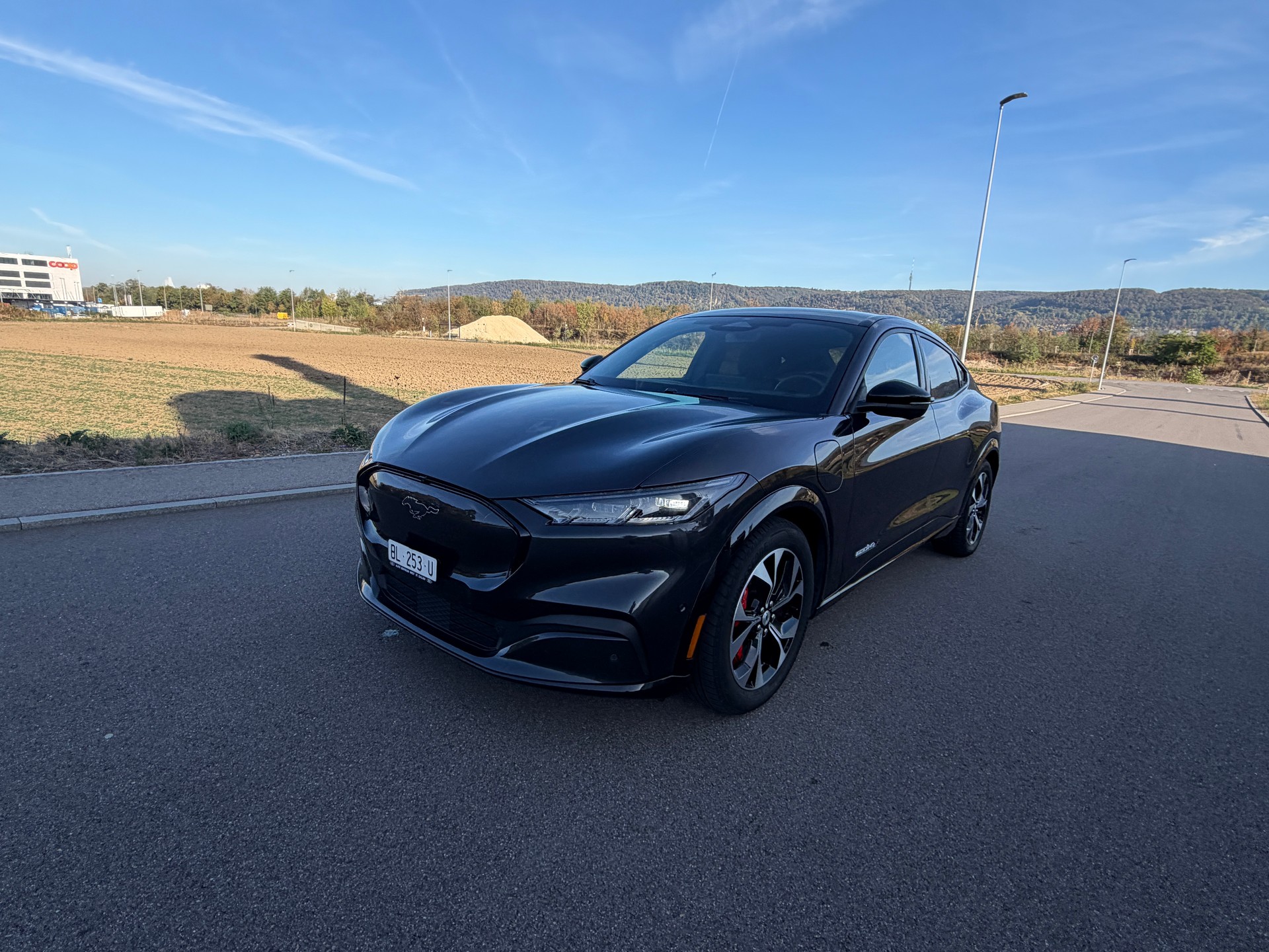FORD Mustang MACH-E AWD 91 kWh-image-5