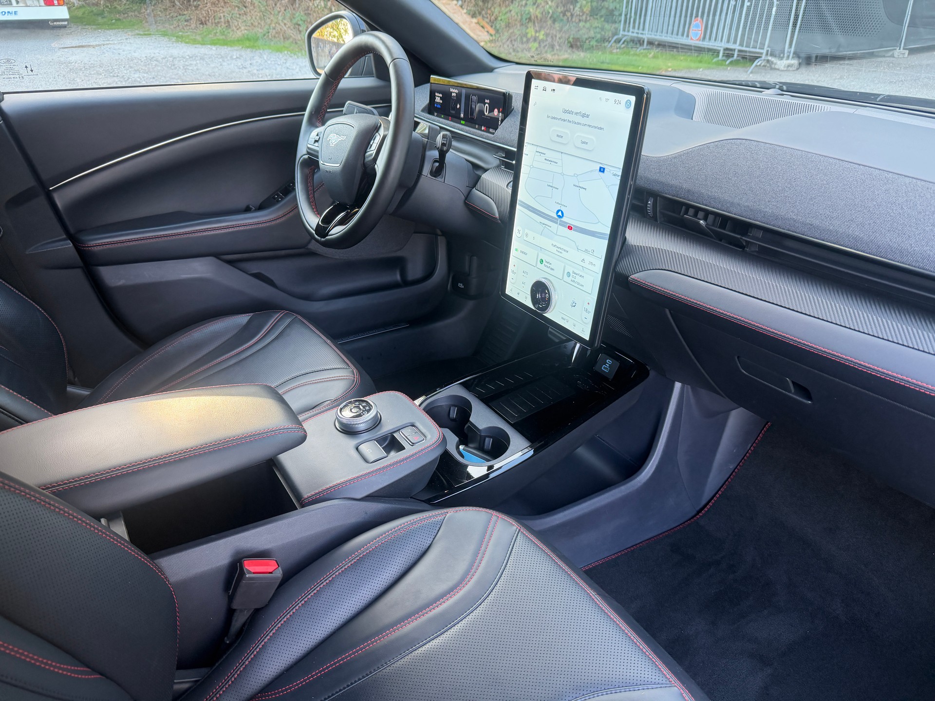 FORD Mustang MACH-E AWD 91 kWh-image-13