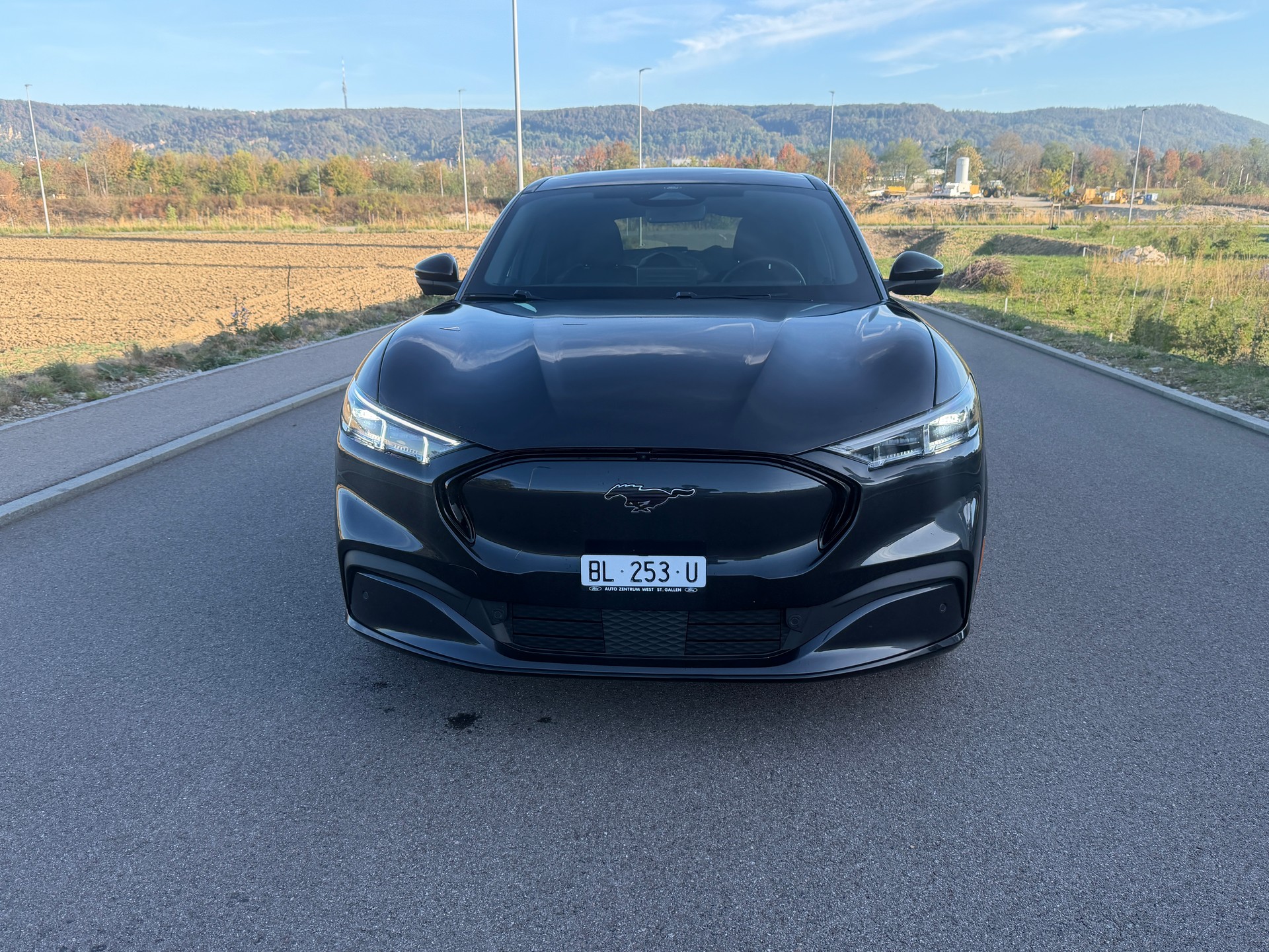 FORD Mustang MACH-E AWD 91 kWh-image-4