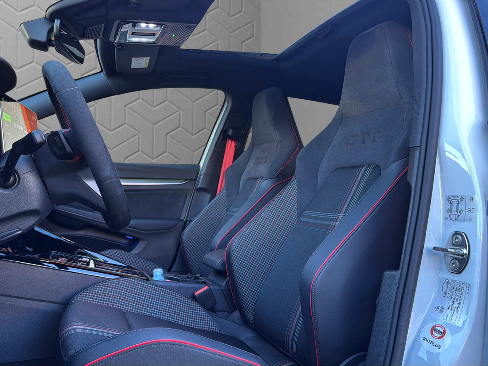 VW Golf 2.0 TSI GTI Edition 50 DSG-image-10