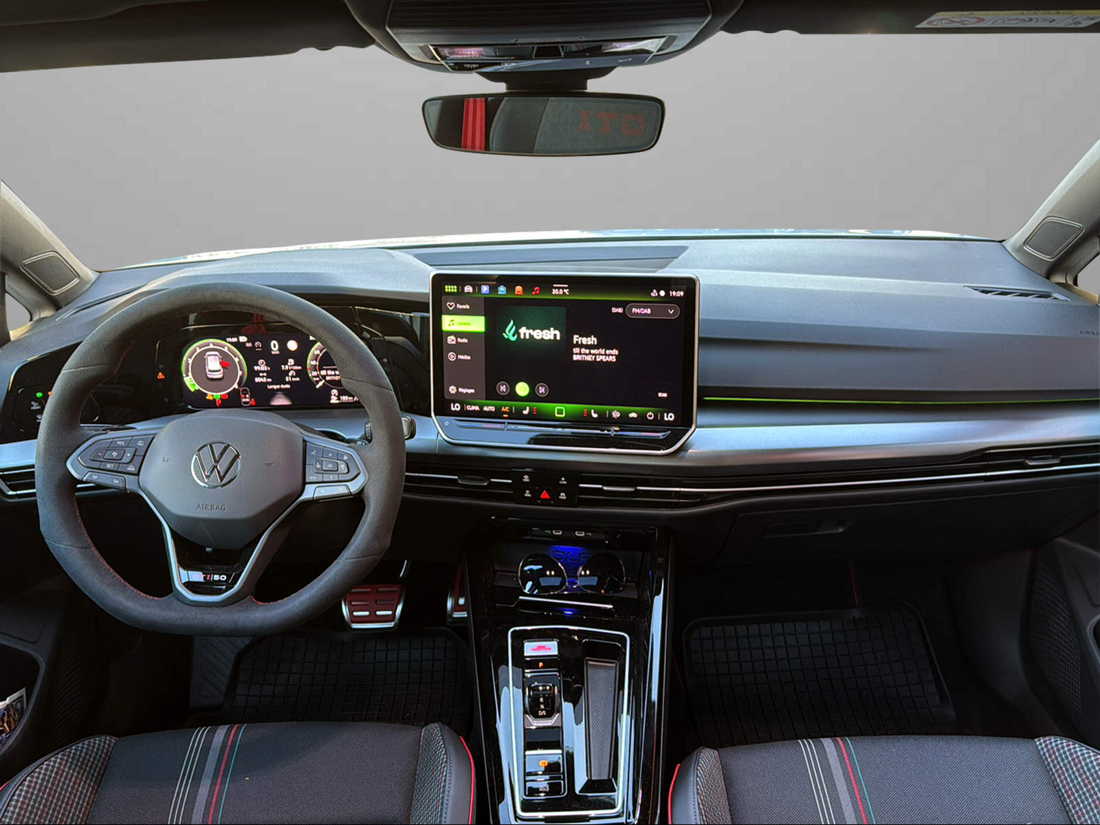 VW Golf 2.0 TSI GTI Edition 50 DSG-image-12