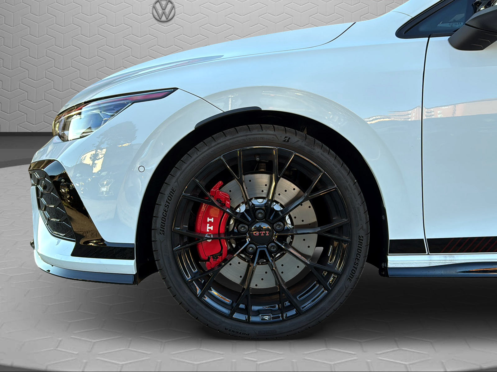 VW Golf 2.0 TSI GTI Edition 50 DSG-image-8