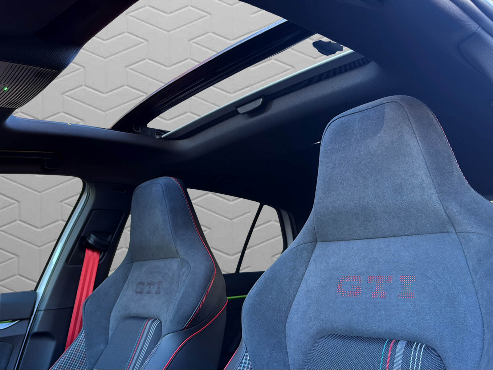 VW Golf 2.0 TSI GTI Edition 50 DSG-image-19