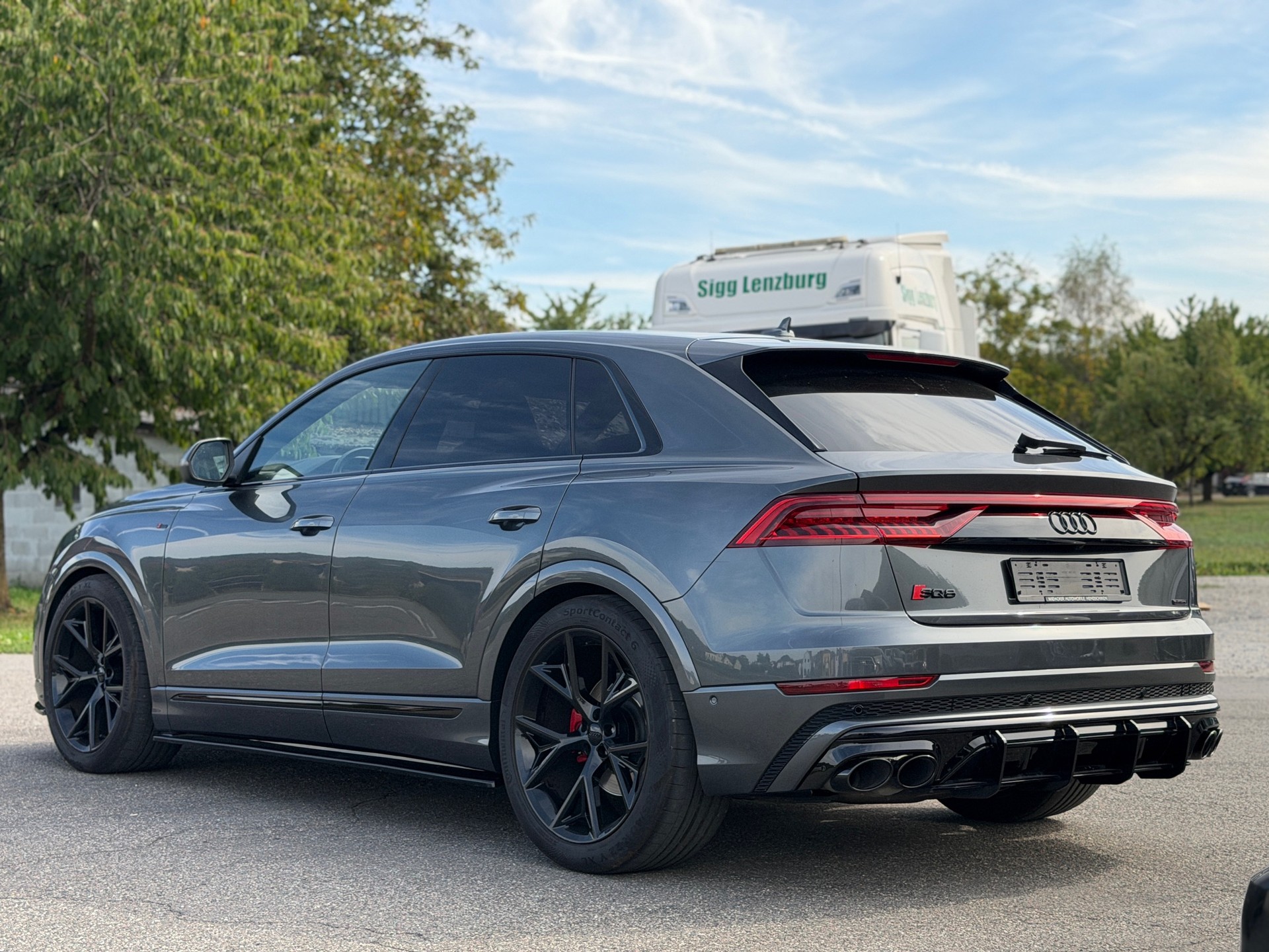 AUDI Q8 55 TFSI quattro tiptronic-image-5