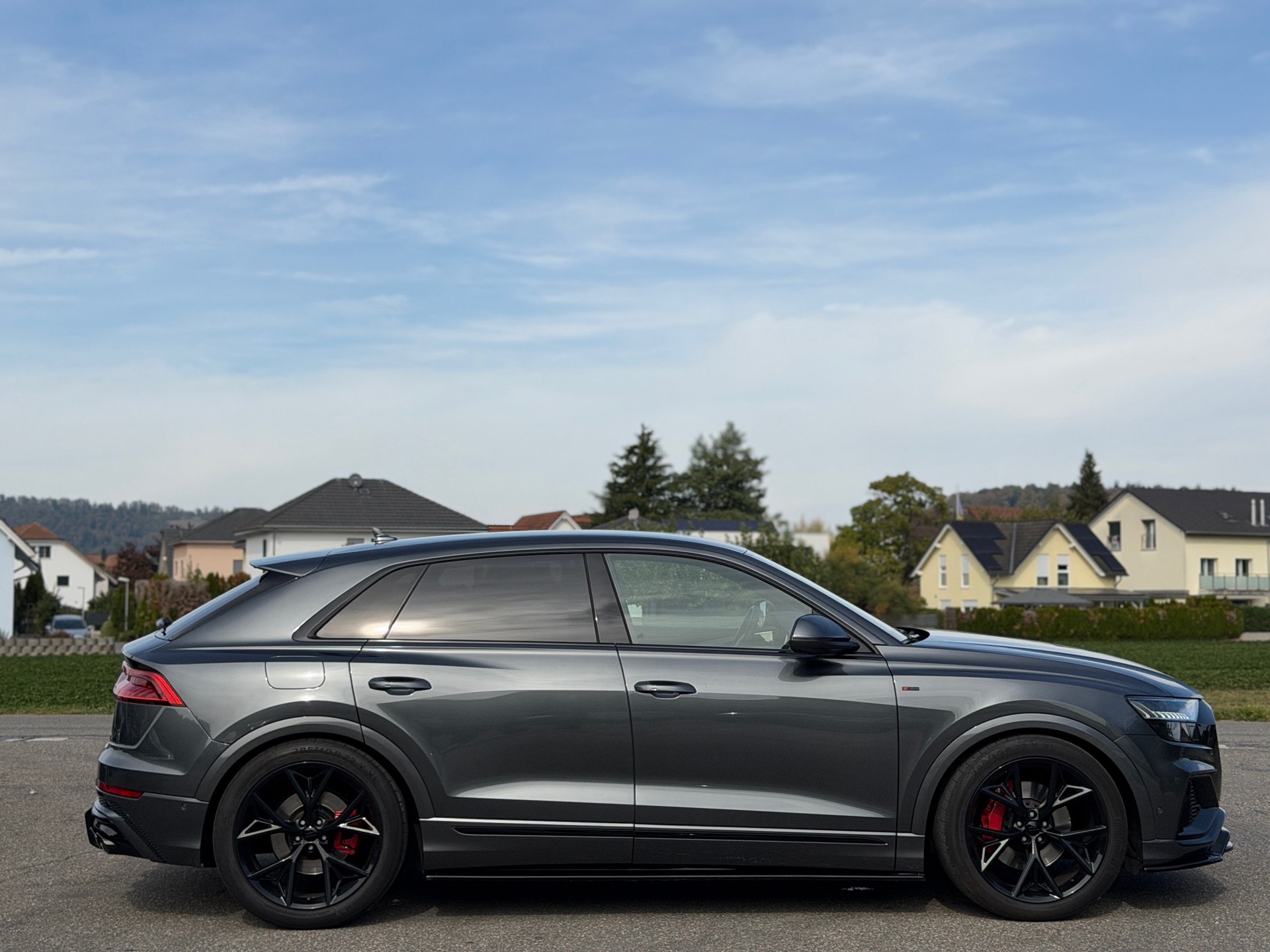 AUDI Q8 55 TFSI quattro tiptronic-image-10