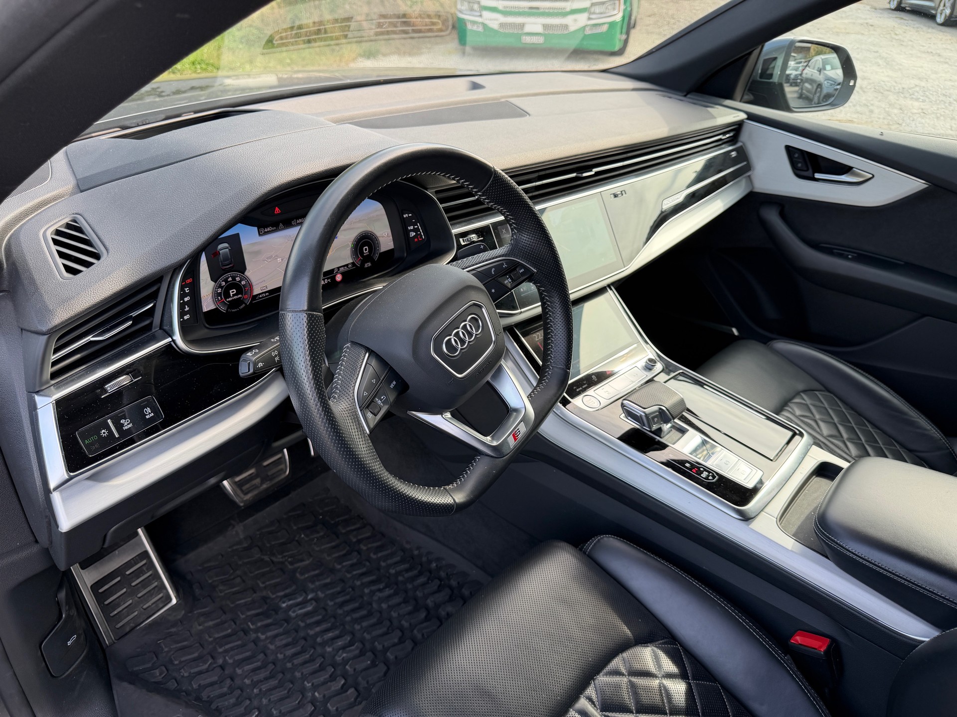 AUDI Q8 55 TFSI quattro tiptronic-image-8