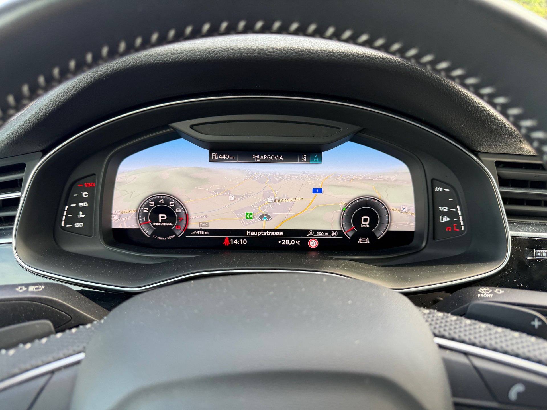 AUDI Q8 55 TFSI quattro tiptronic-image-6