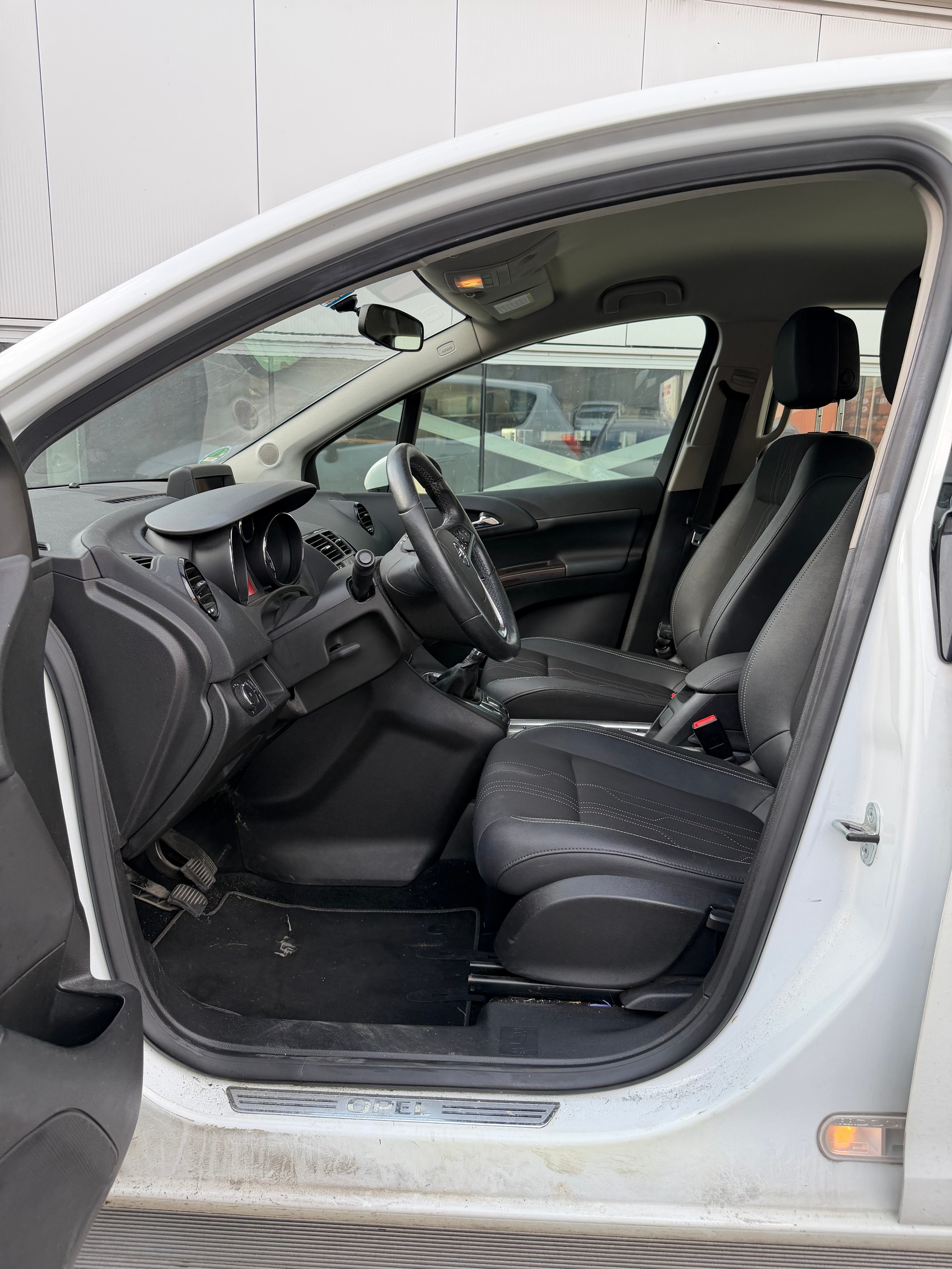 OPEL Meriva 1.4 Turbo-image-6