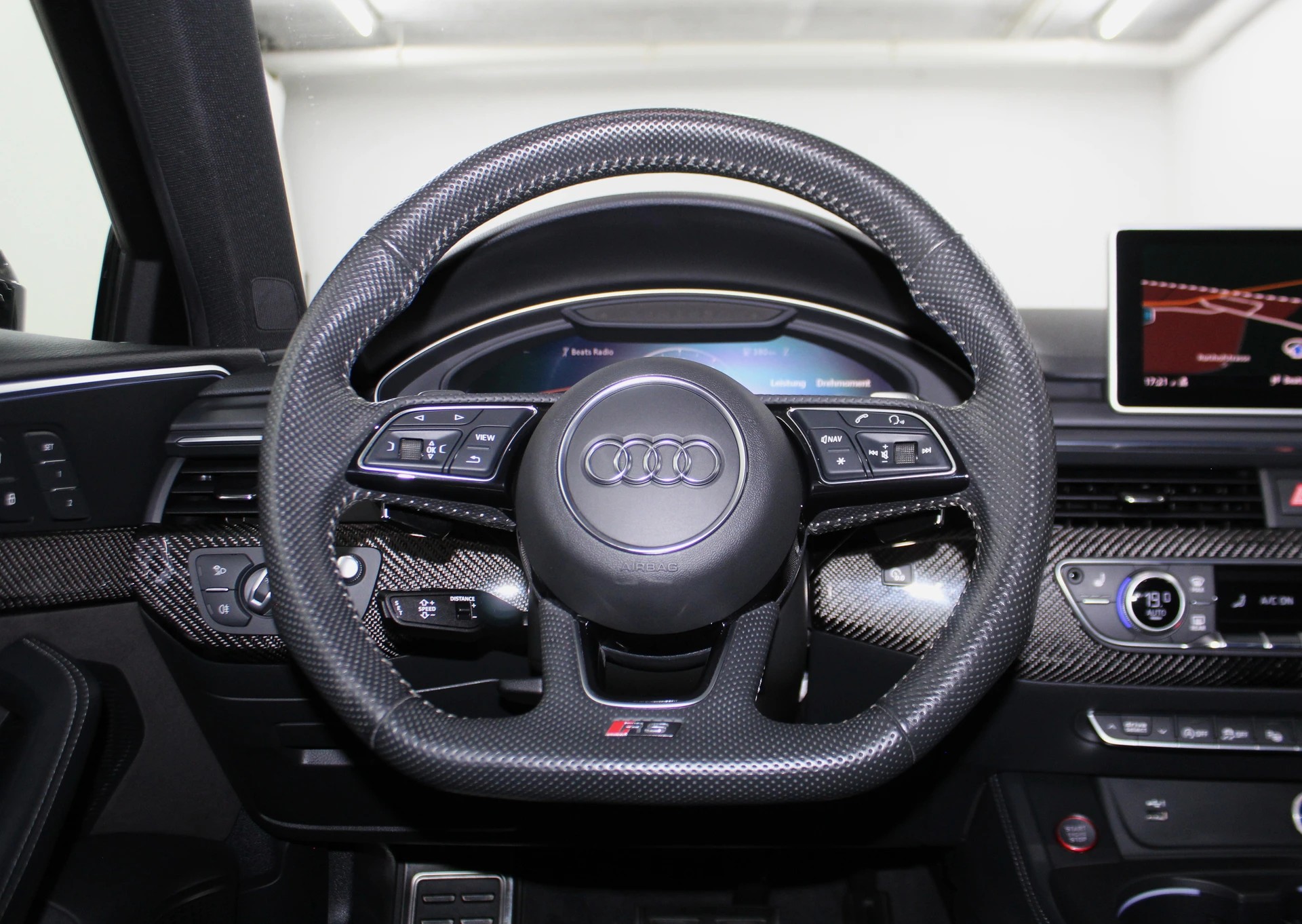 AUDI RS4 Avant 2.9 TFSI quattro tiptronic ABT Edition 510 / Sonderlackierung San Marino Blau / ohne OPF / CH-Fahrzeug-image-13
