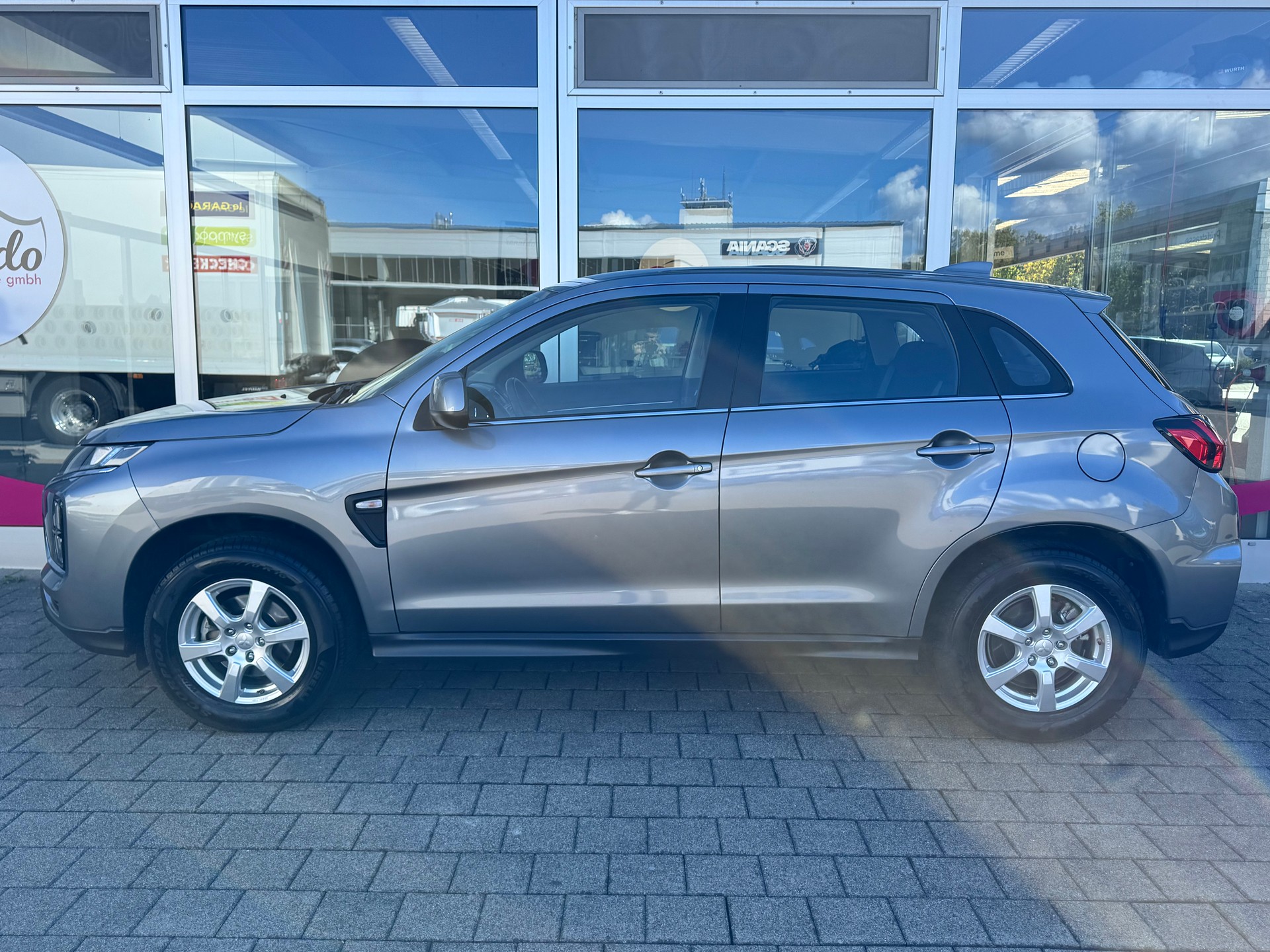 MITSUBISHI ASX 2.0 MIVEC Value 4WD Automat-image-4
