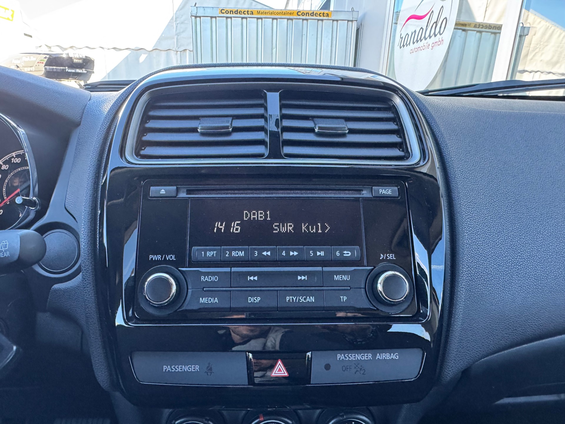 MITSUBISHI ASX 2.0 MIVEC Value 4WD Automat-image-18