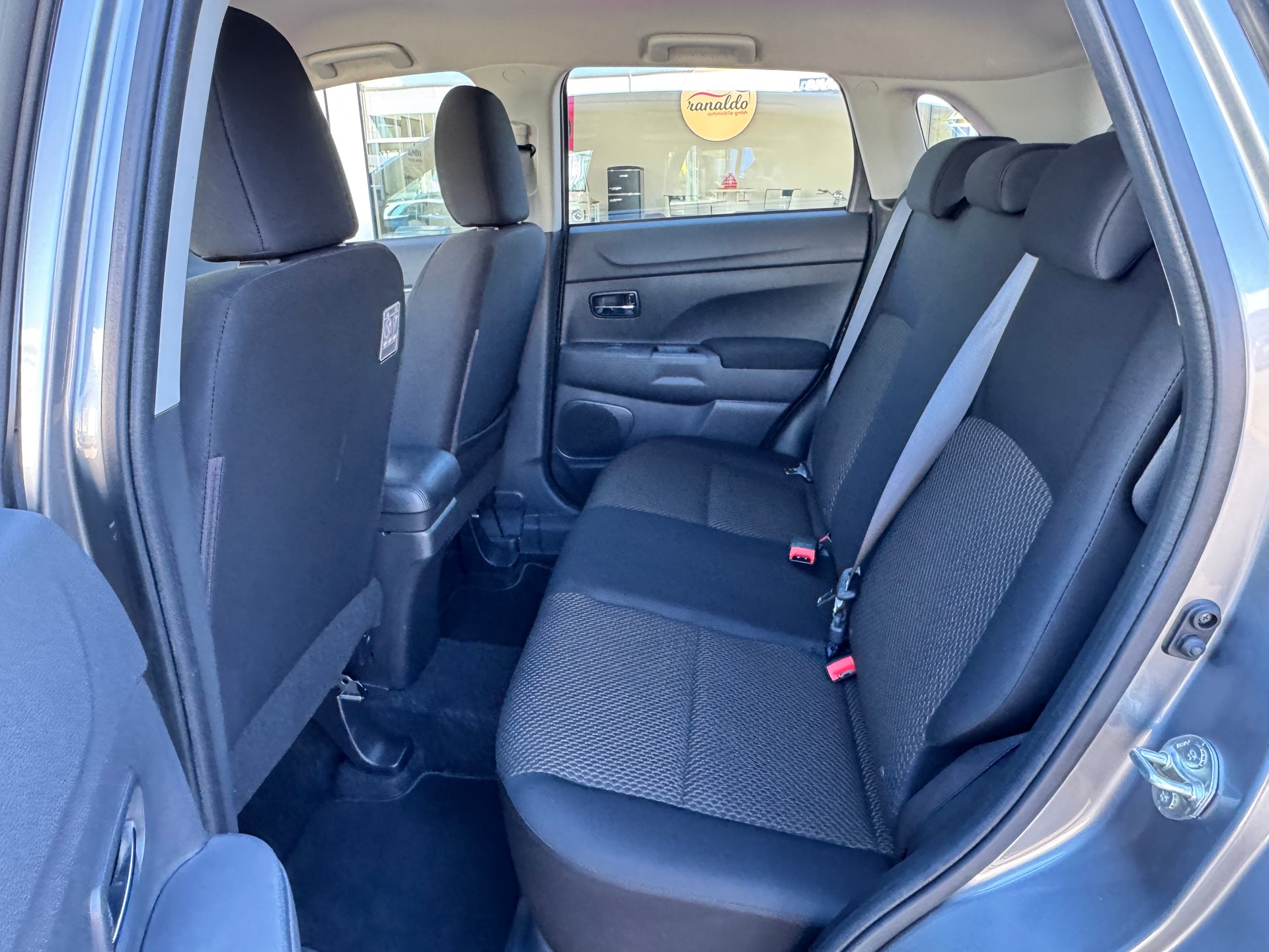MITSUBISHI ASX 2.0 MIVEC Value 4WD Automat-image-9