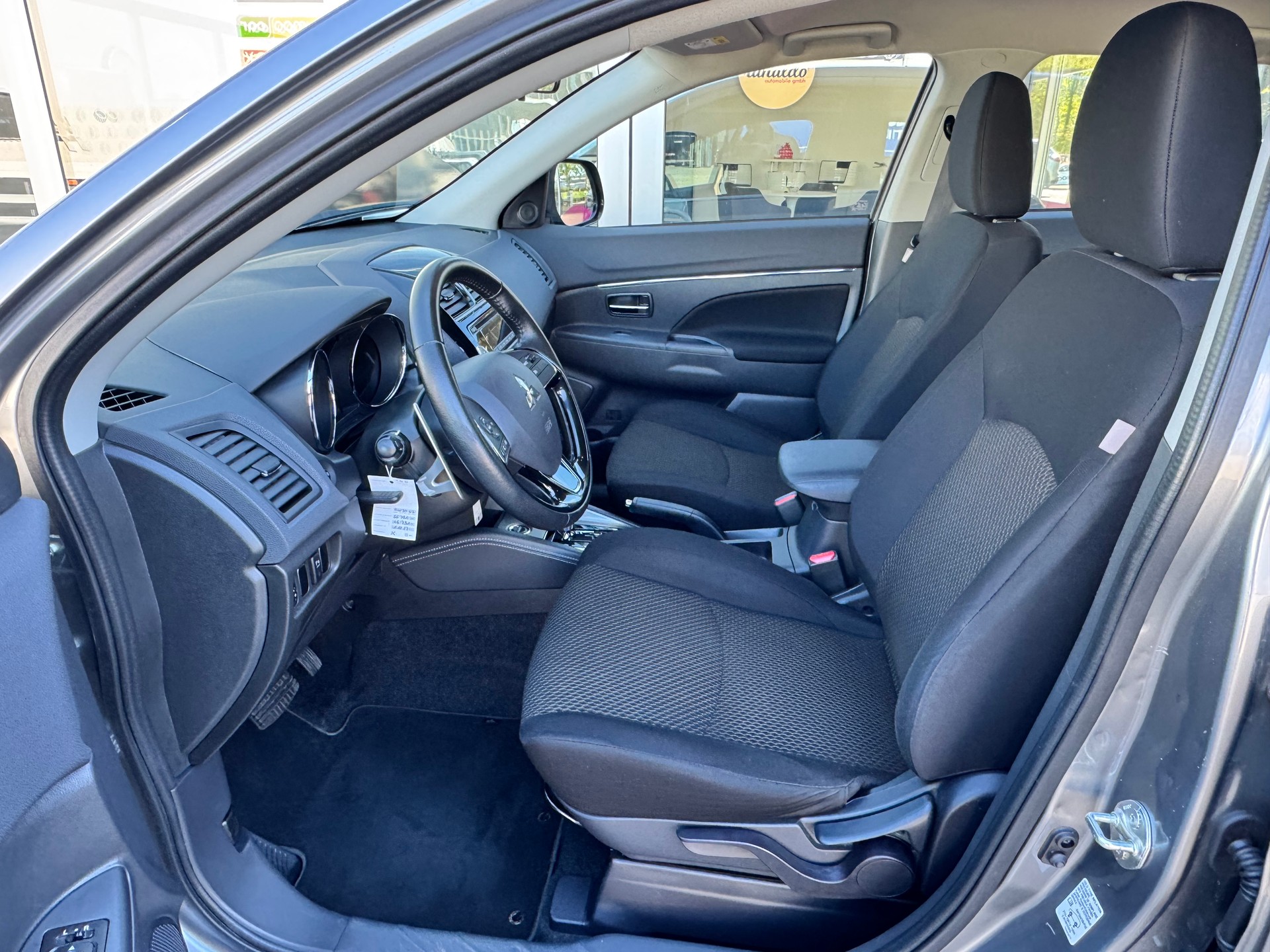 MITSUBISHI ASX 2.0 MIVEC Value 4WD Automat-image-10