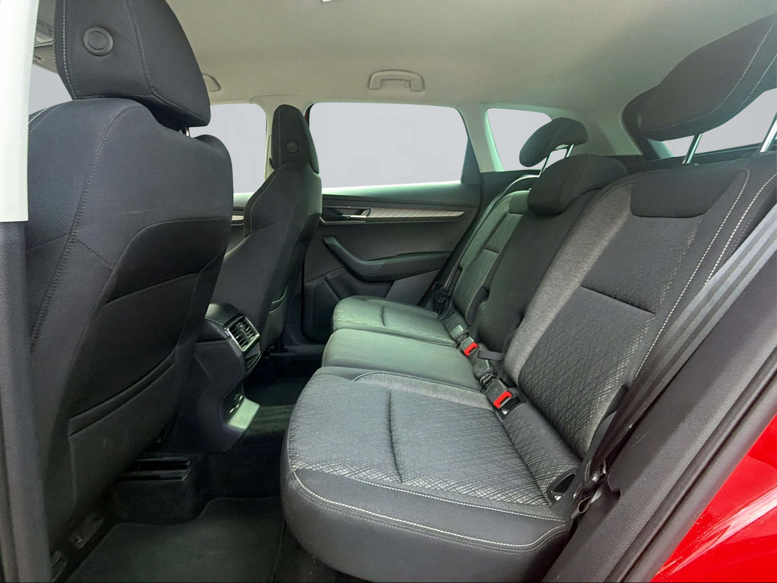 SKODA Karoq 1.5 TSI Style DSG-image-9
