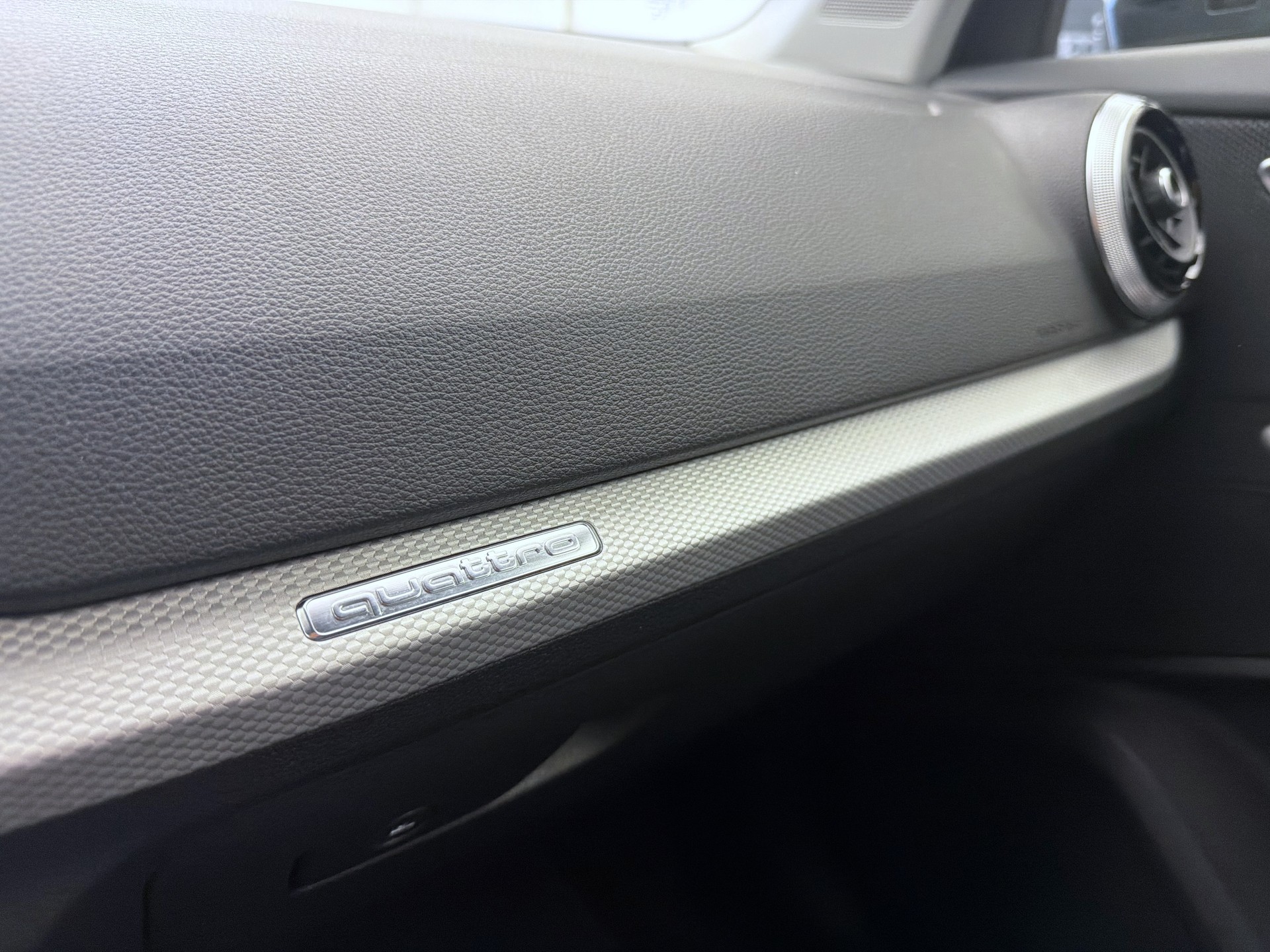 AUDI Q2 40 TFSI advanced quattro S-tronic-image-19