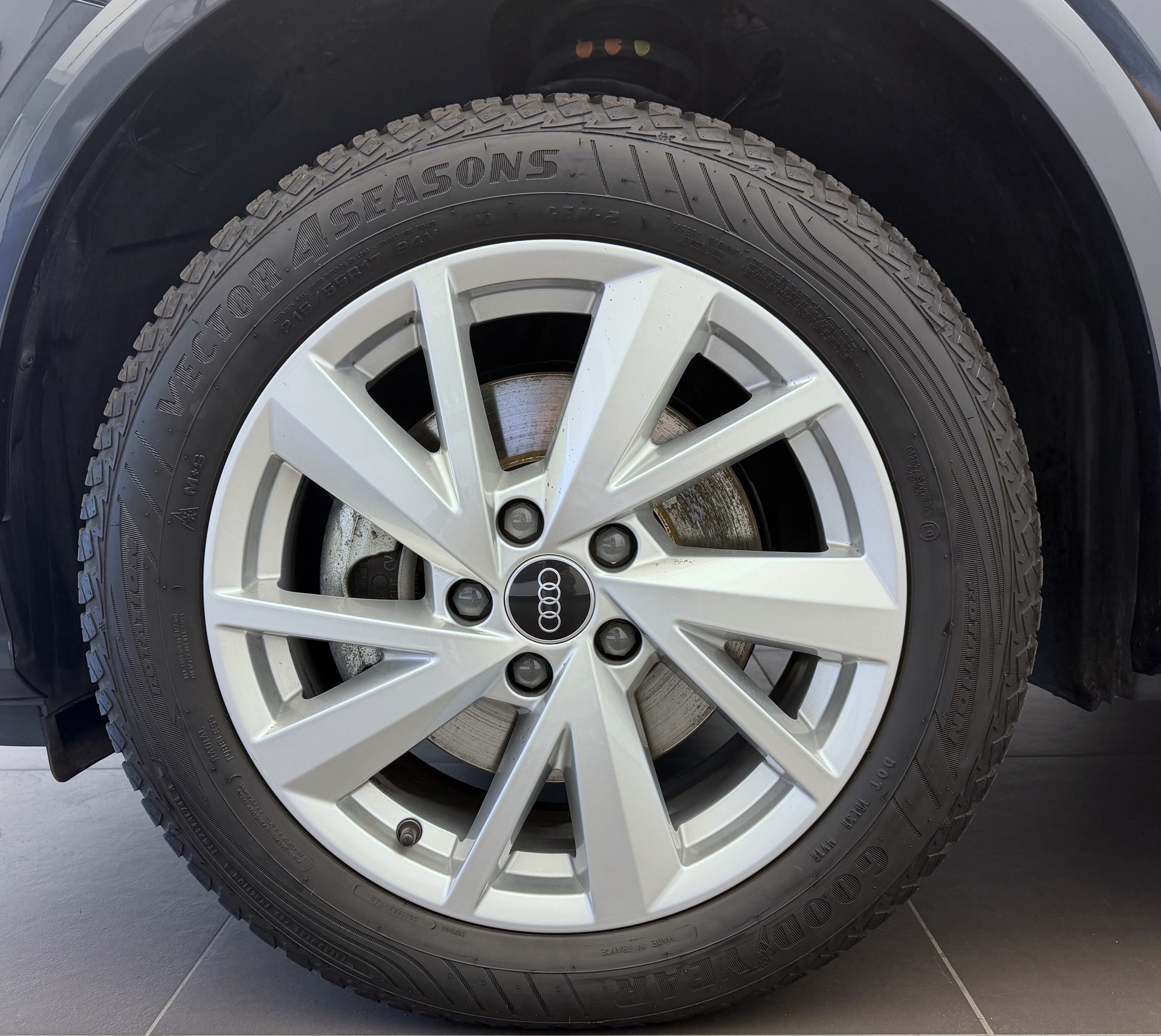 AUDI Q2 40 TFSI advanced quattro S-tronic-image-2
