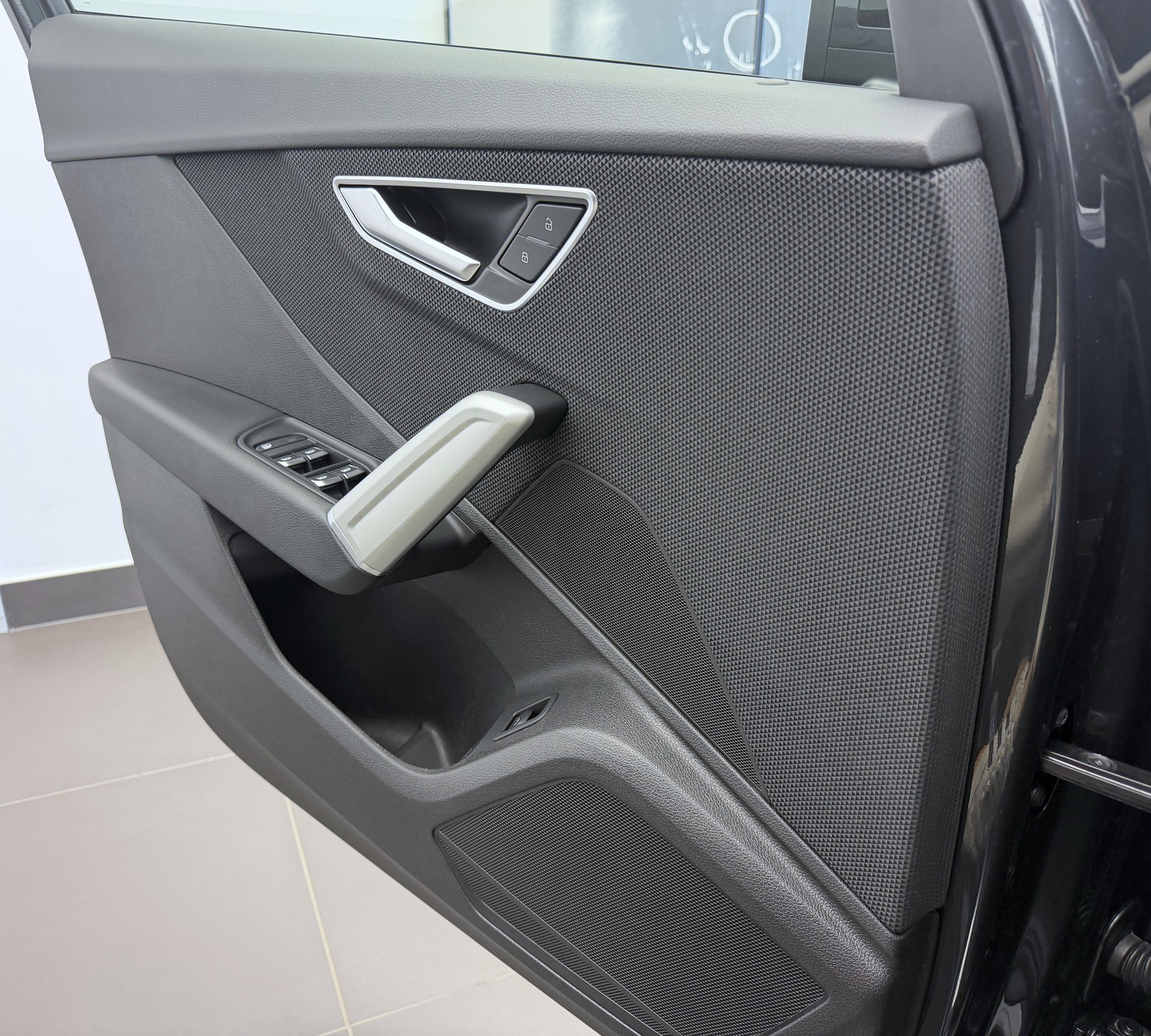 AUDI Q2 40 TFSI advanced quattro S-tronic-image-4
