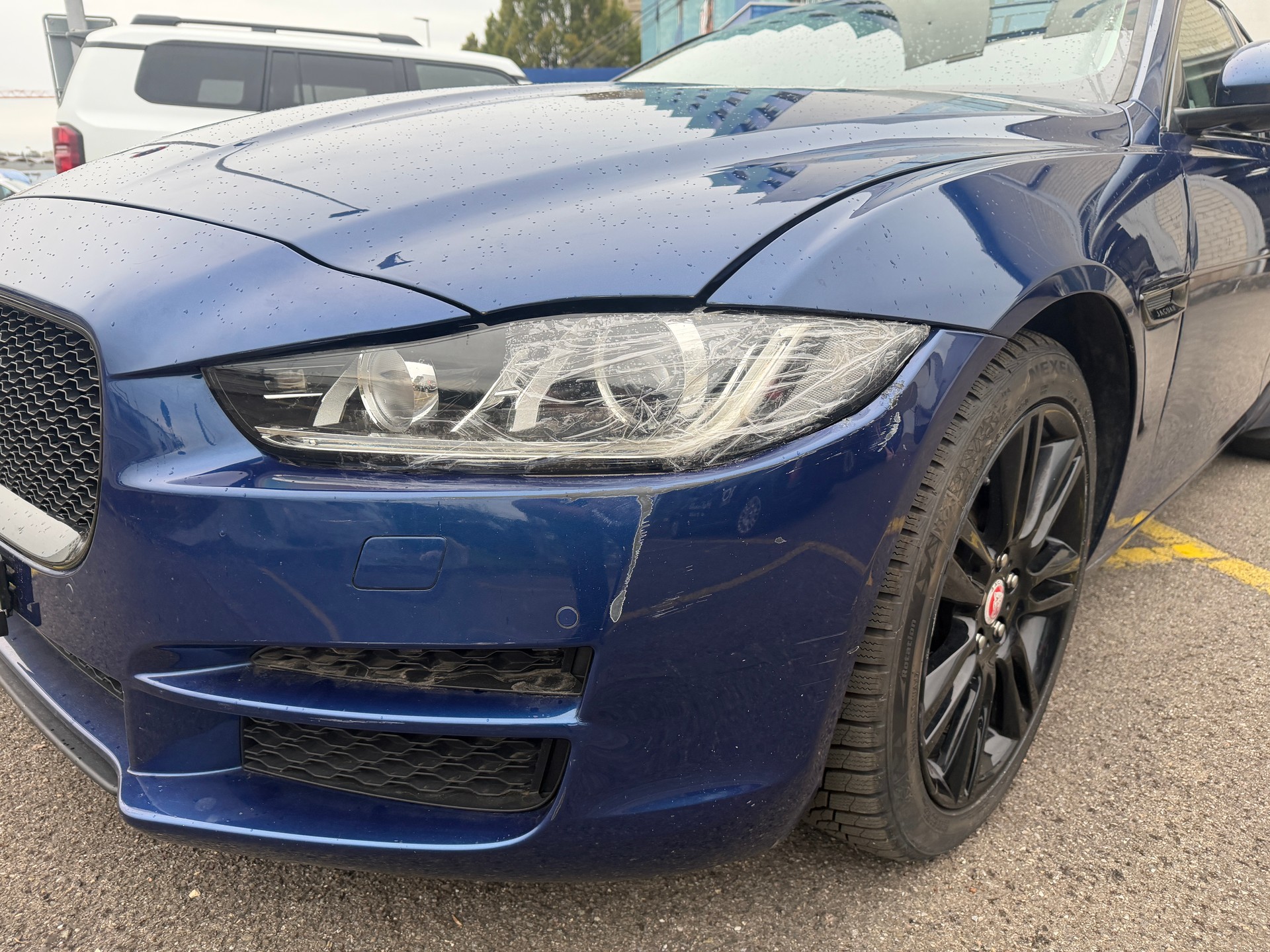 JAGUAR XE E-Performance 20d Pure Automat-image-10