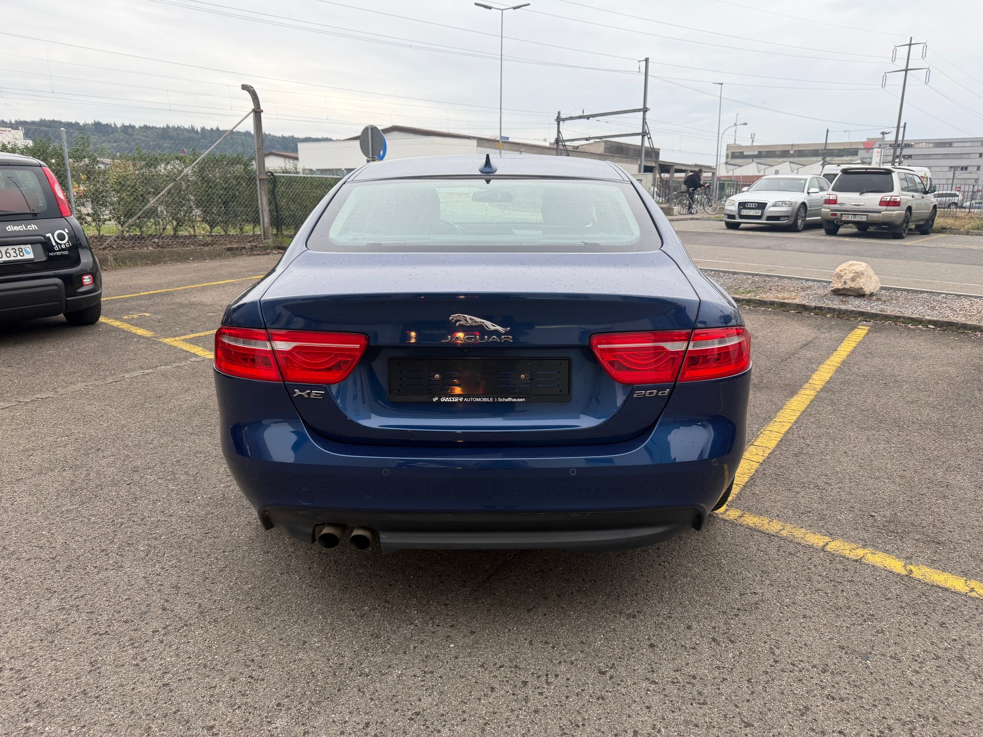 JAGUAR XE E-Performance 20d Pure Automat-image-4