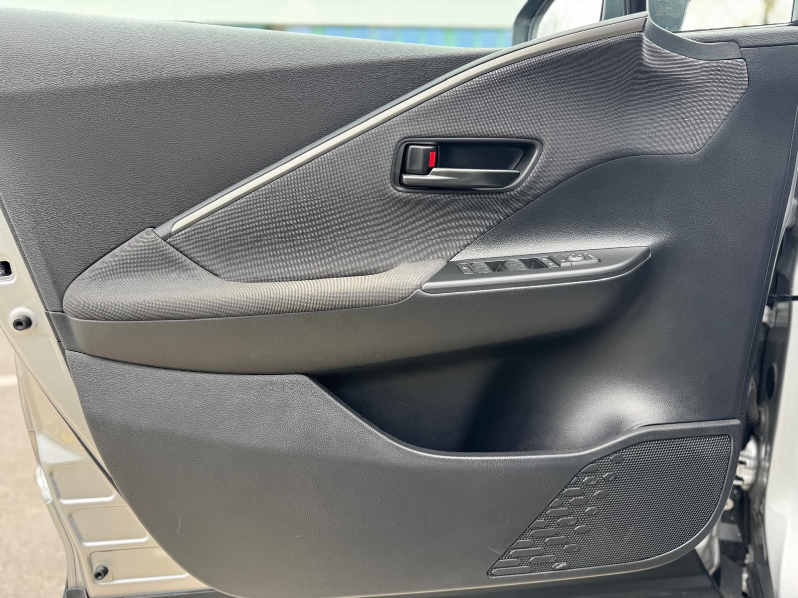TOYOTA C-HR 1.8 HSD CVT Trend-image-7