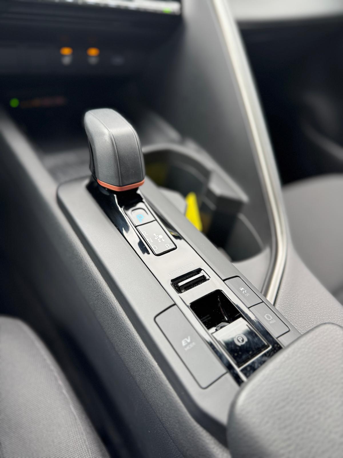 TOYOTA C-HR 1.8 HSD CVT Trend-image-18