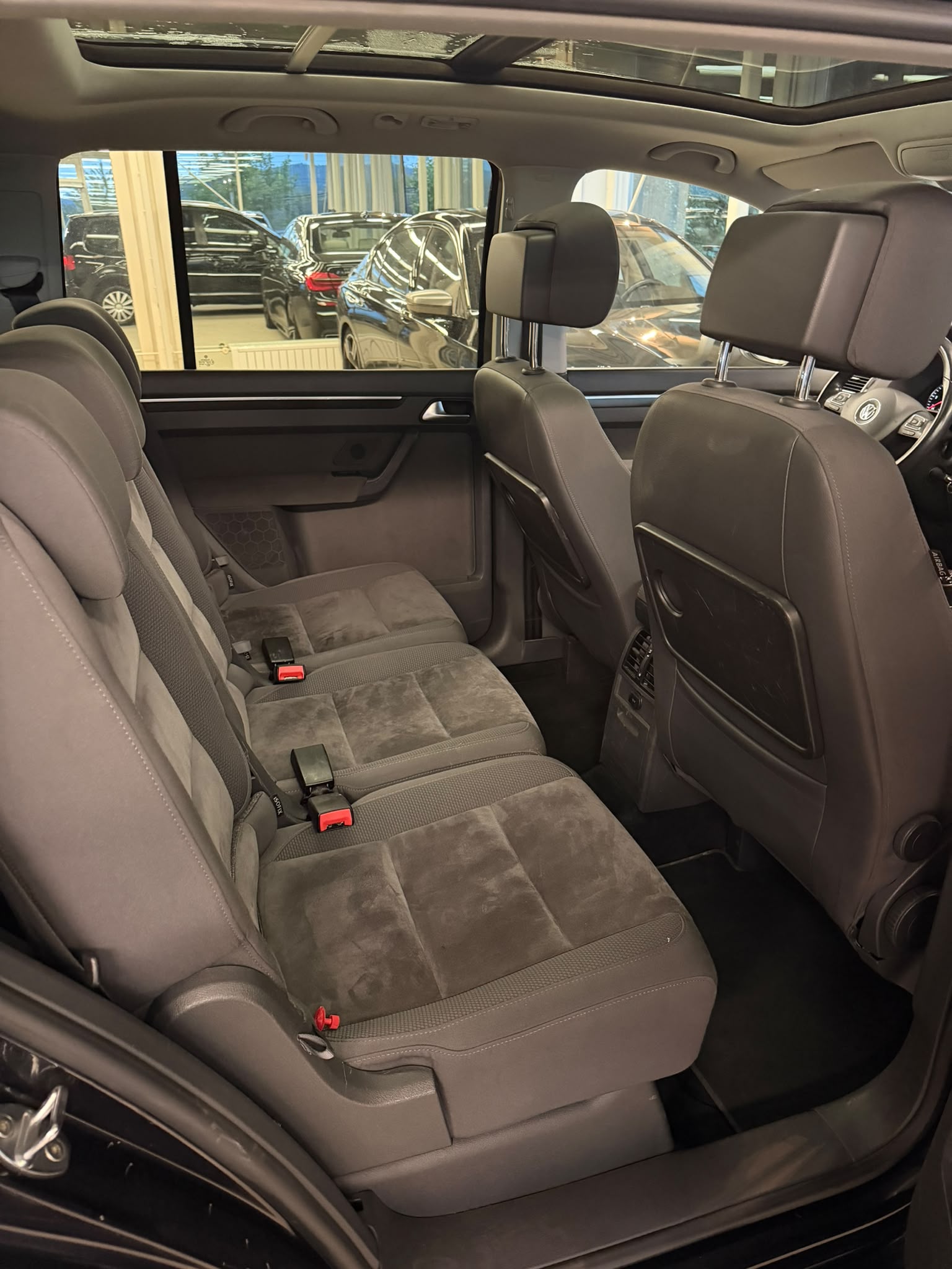 VW Touran 2.0 TDI BlueMotion Technology Comfortline-image-9