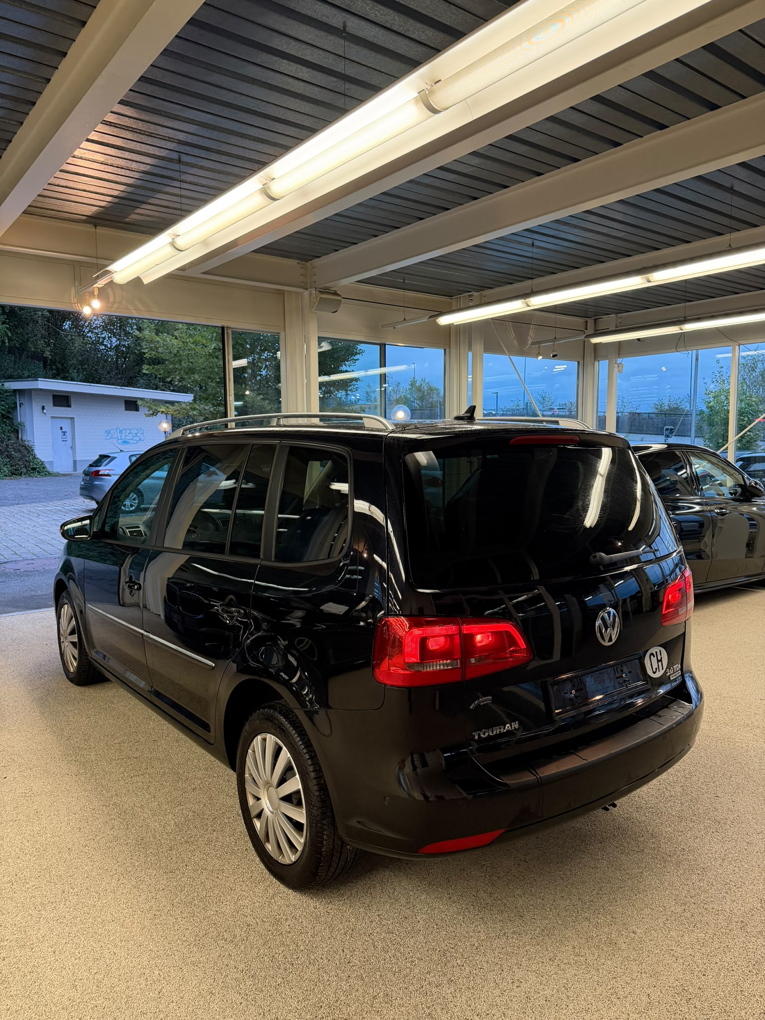VW Touran 2.0 TDI BlueMotion Technology Comfortline-image-3