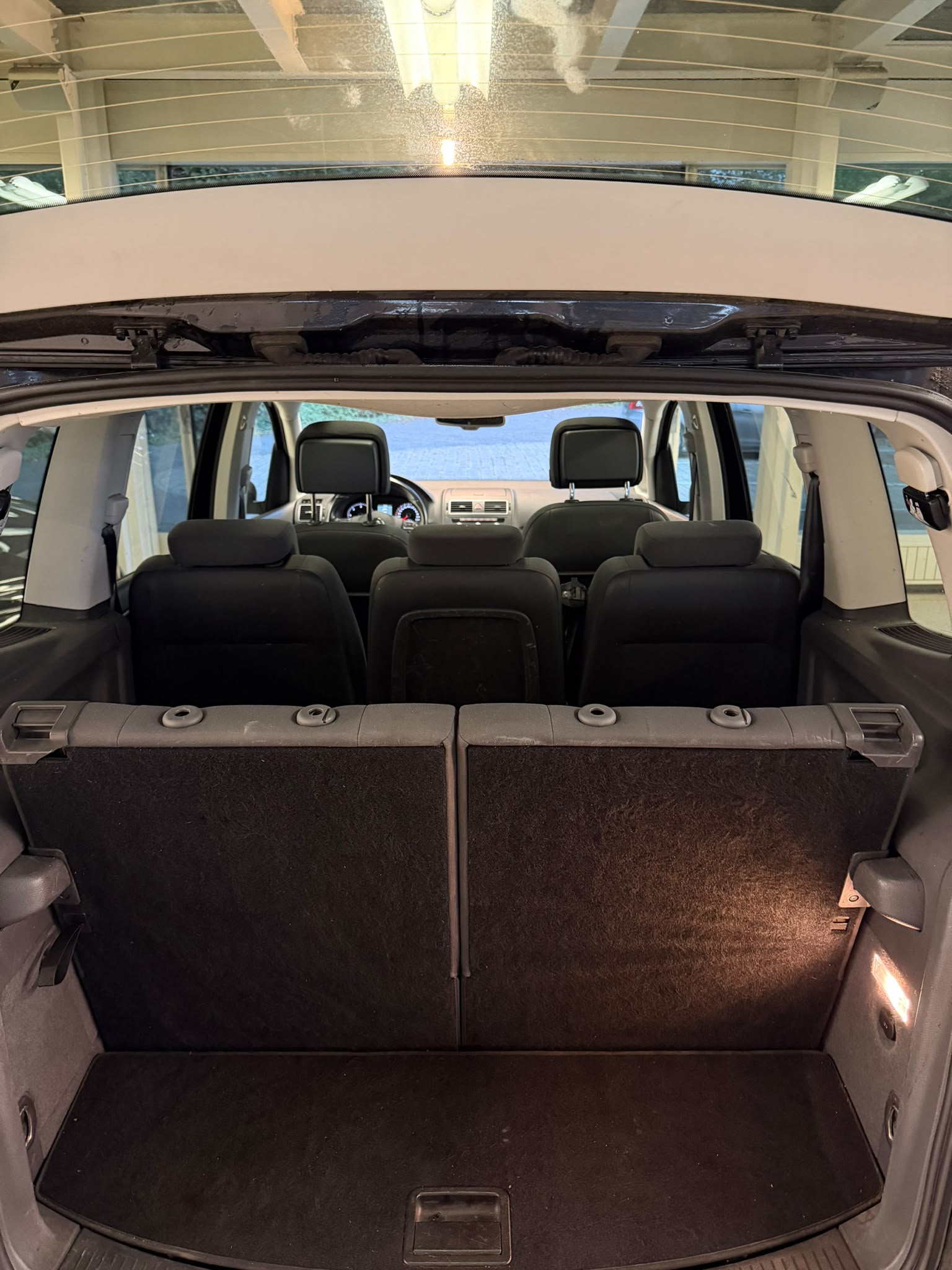 VW Touran 2.0 TDI BlueMotion Technology Comfortline-image-10