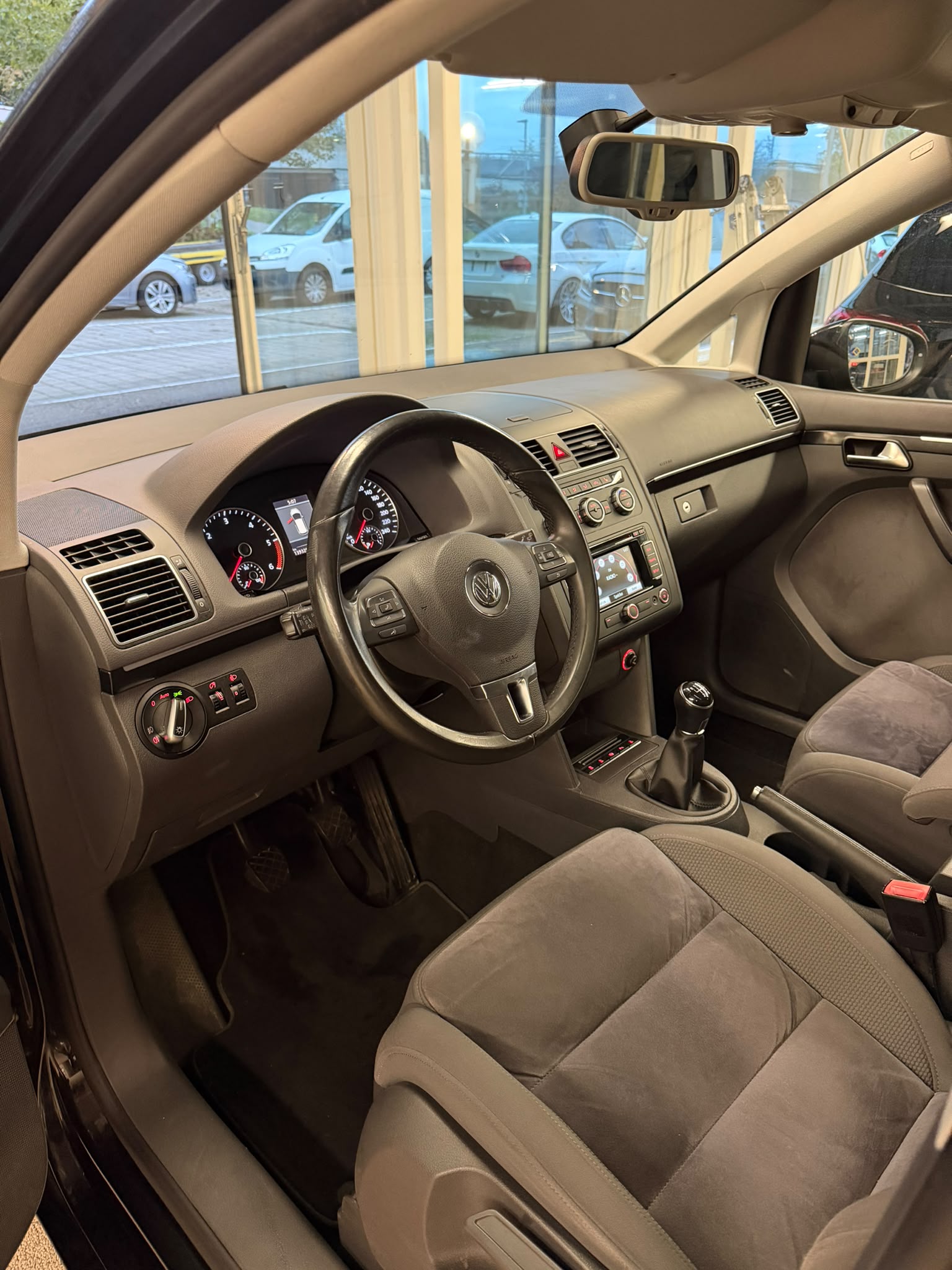 VW Touran 2.0 TDI BlueMotion Technology Comfortline-image-6