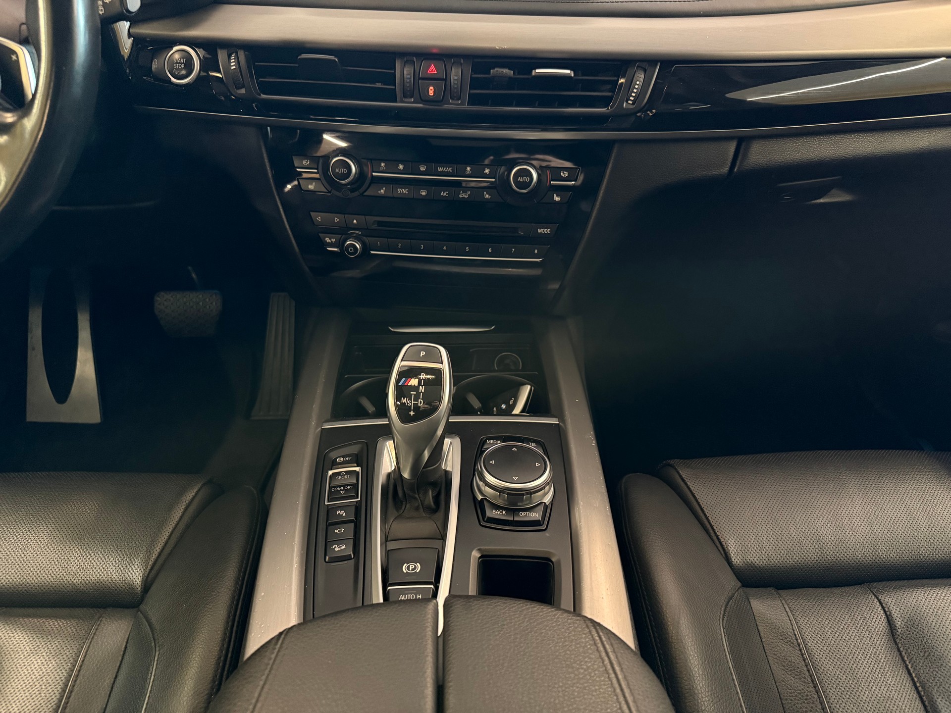 BMW X5 xDrive M50d Steptronic-image-13