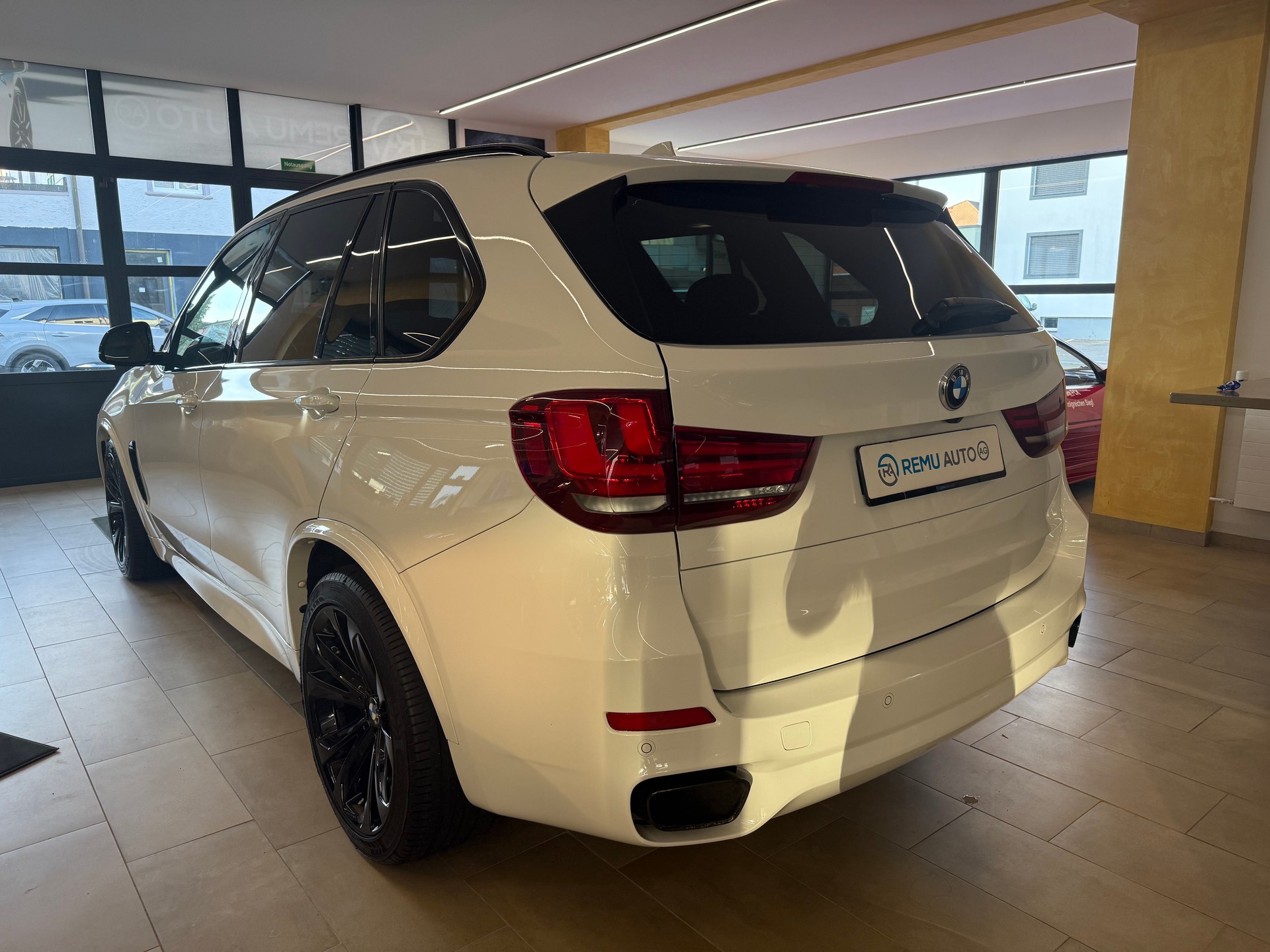 BMW X5 xDrive M50d Steptronic-image-5