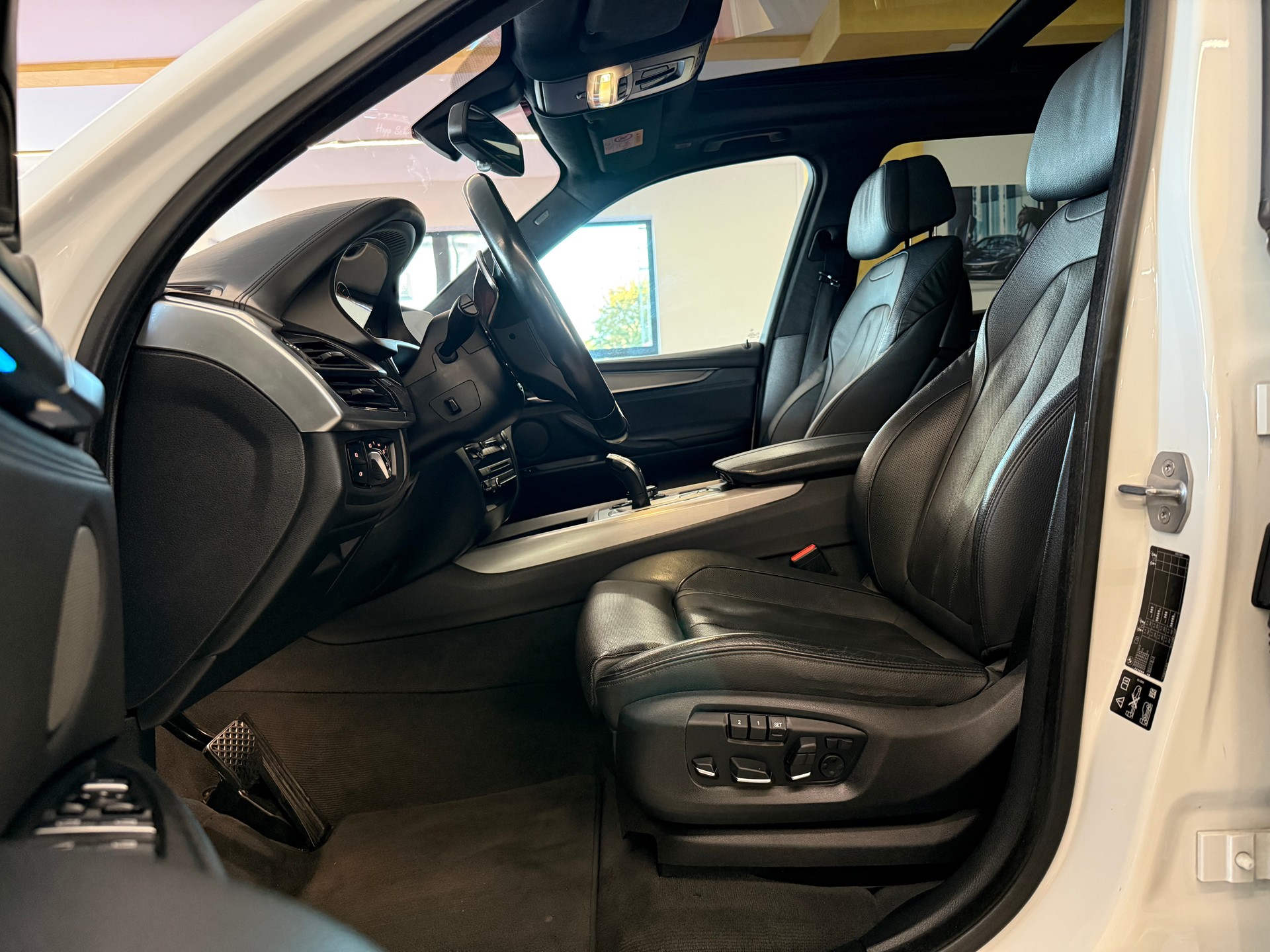 BMW X5 xDrive M50d Steptronic-image-10