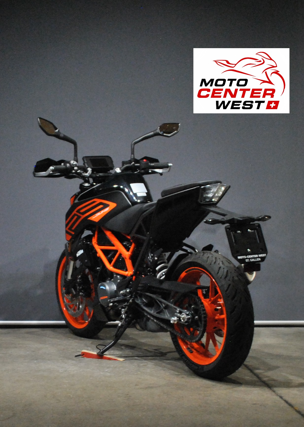 KTM 125 Duke-showroom-element-3
