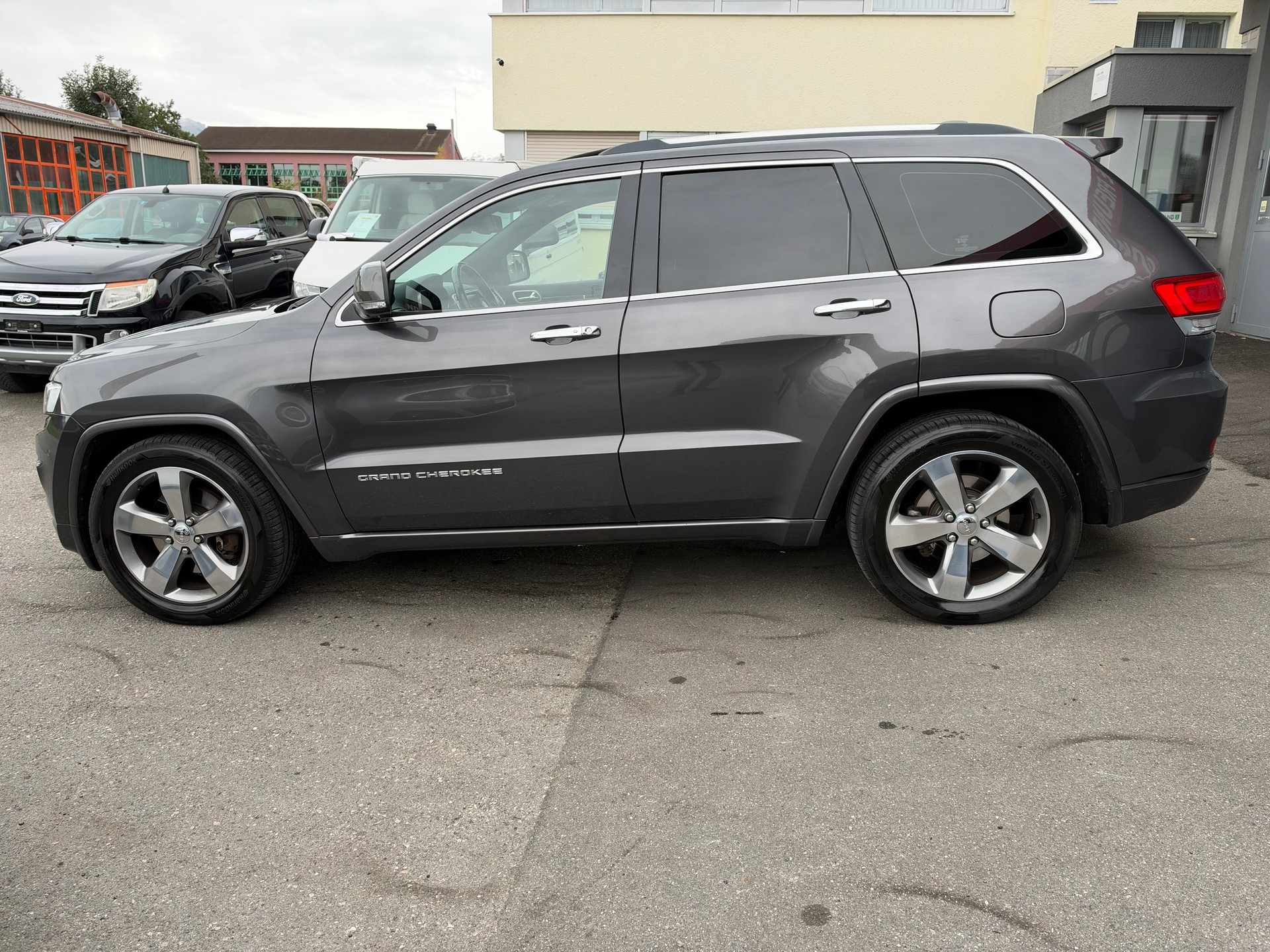 JEEP Grand Cherokee 3.6 V6 Overland Automatic-image-9