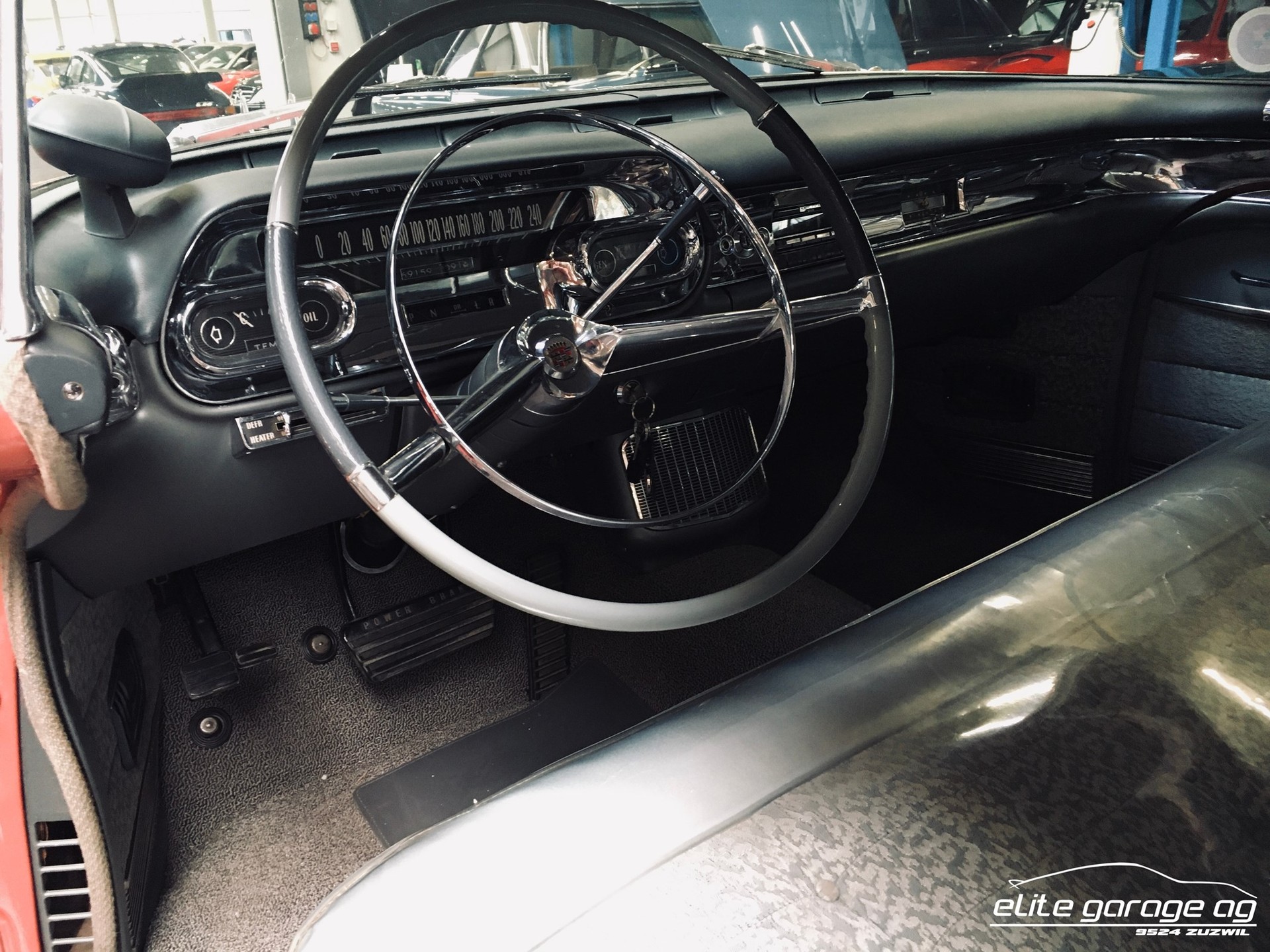 CADILLAC Coupé DeVille Series 62-image-13