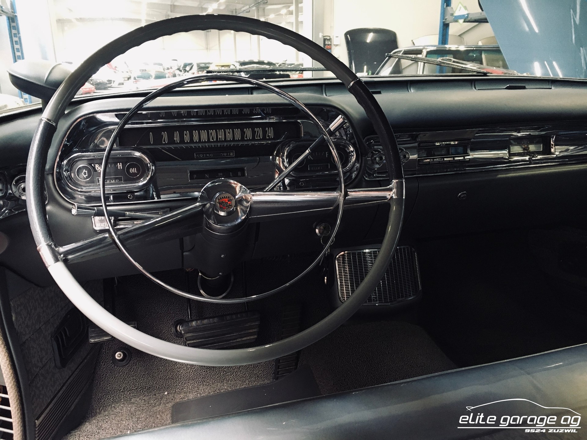 CADILLAC Coupé DeVille Series 62-image-14