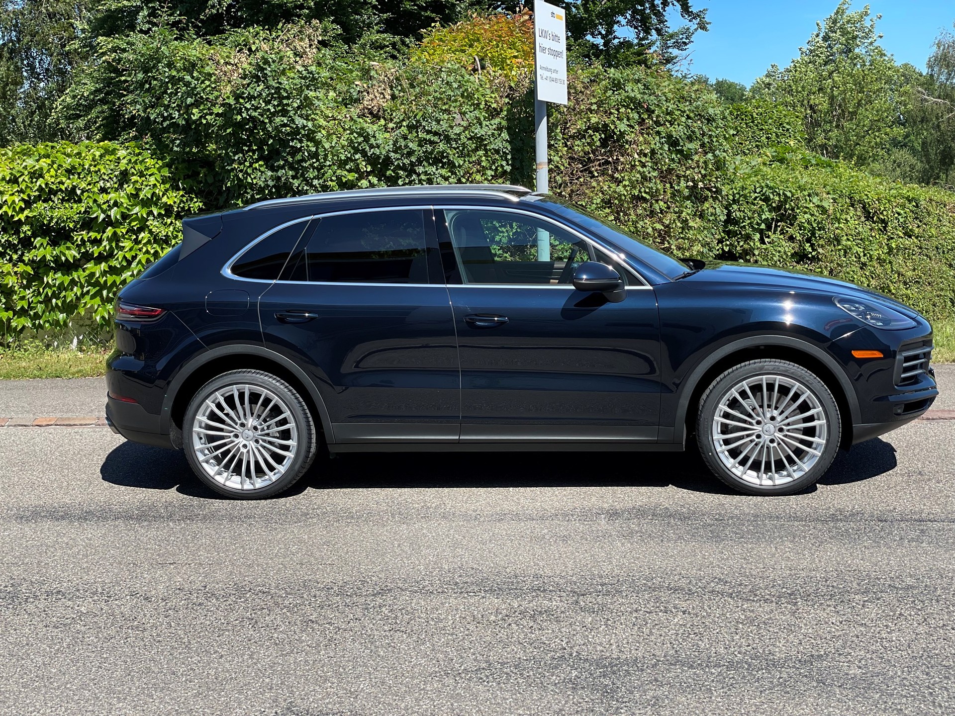 PORSCHE Cayenne S-image-2