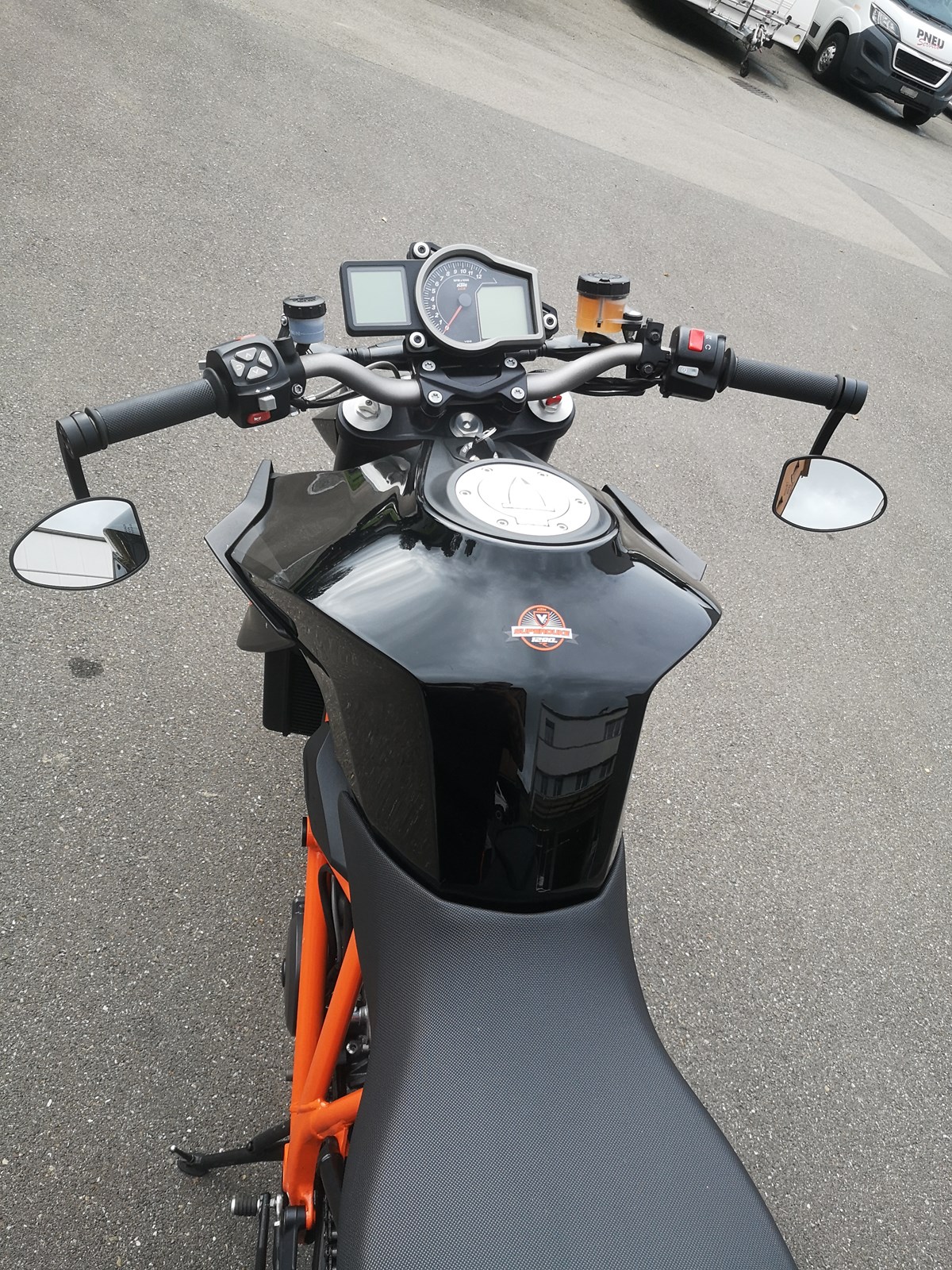 KTM 1290 Super Duke R-image-4