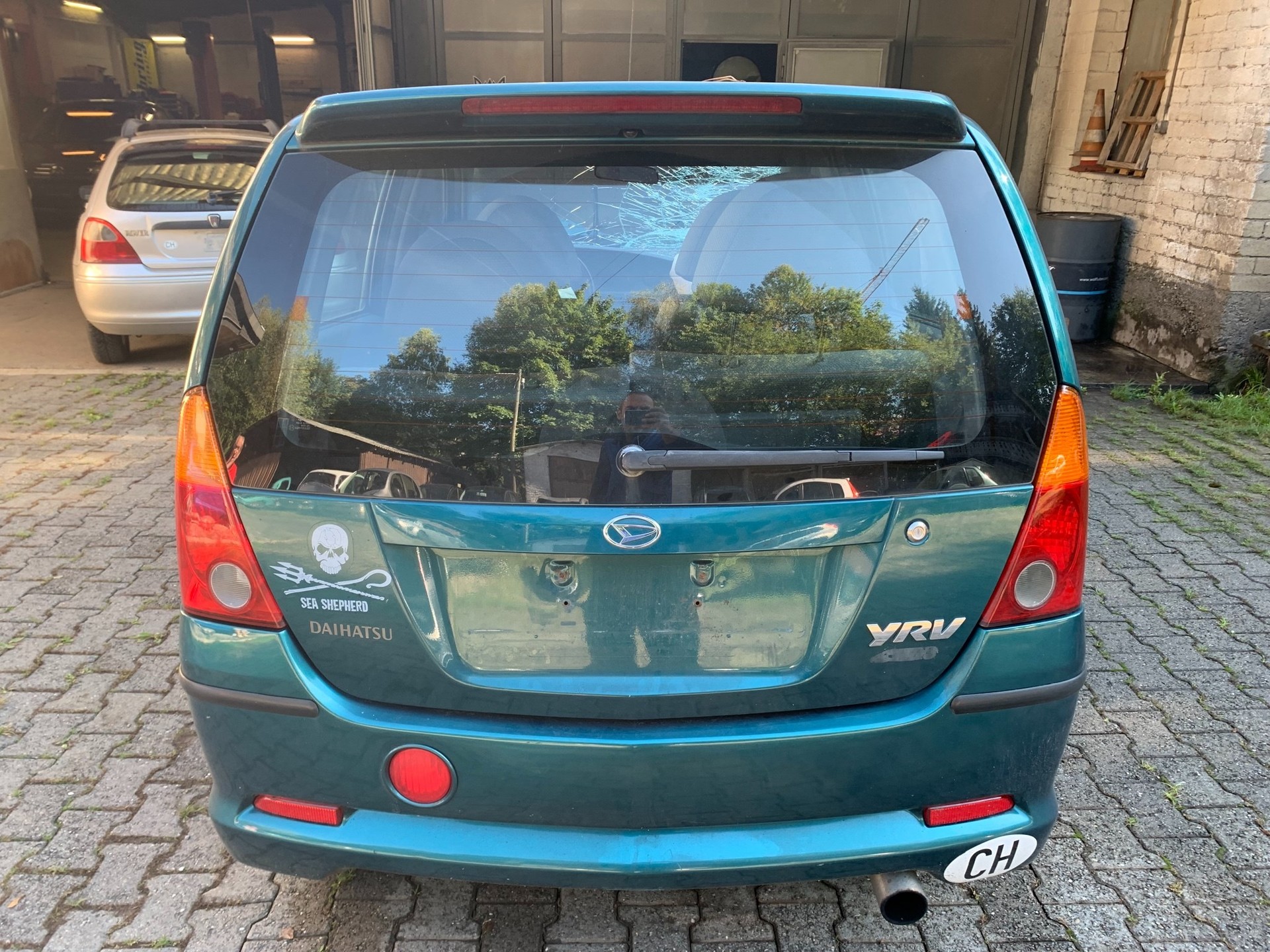 DAIHATSU YRV 1.3i 16V 4x4 FIXPREIS-image-9