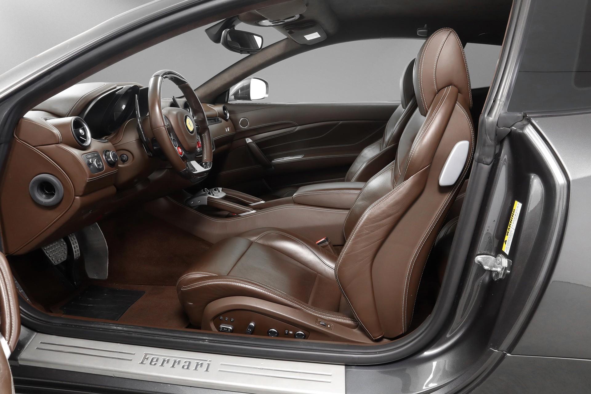 FERRARI FF-image-10