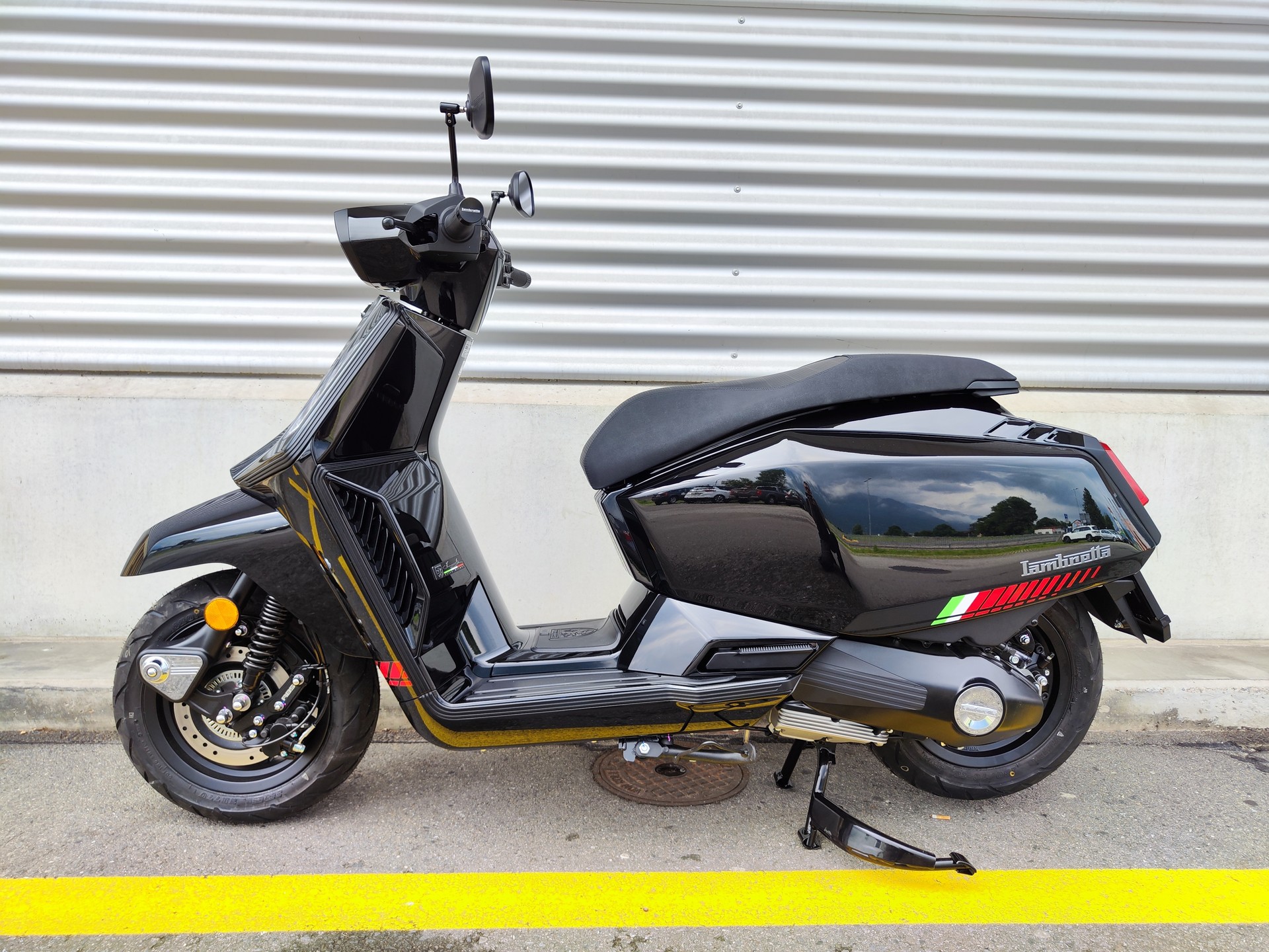 LAMBRETTA X 125-showroom-element-1