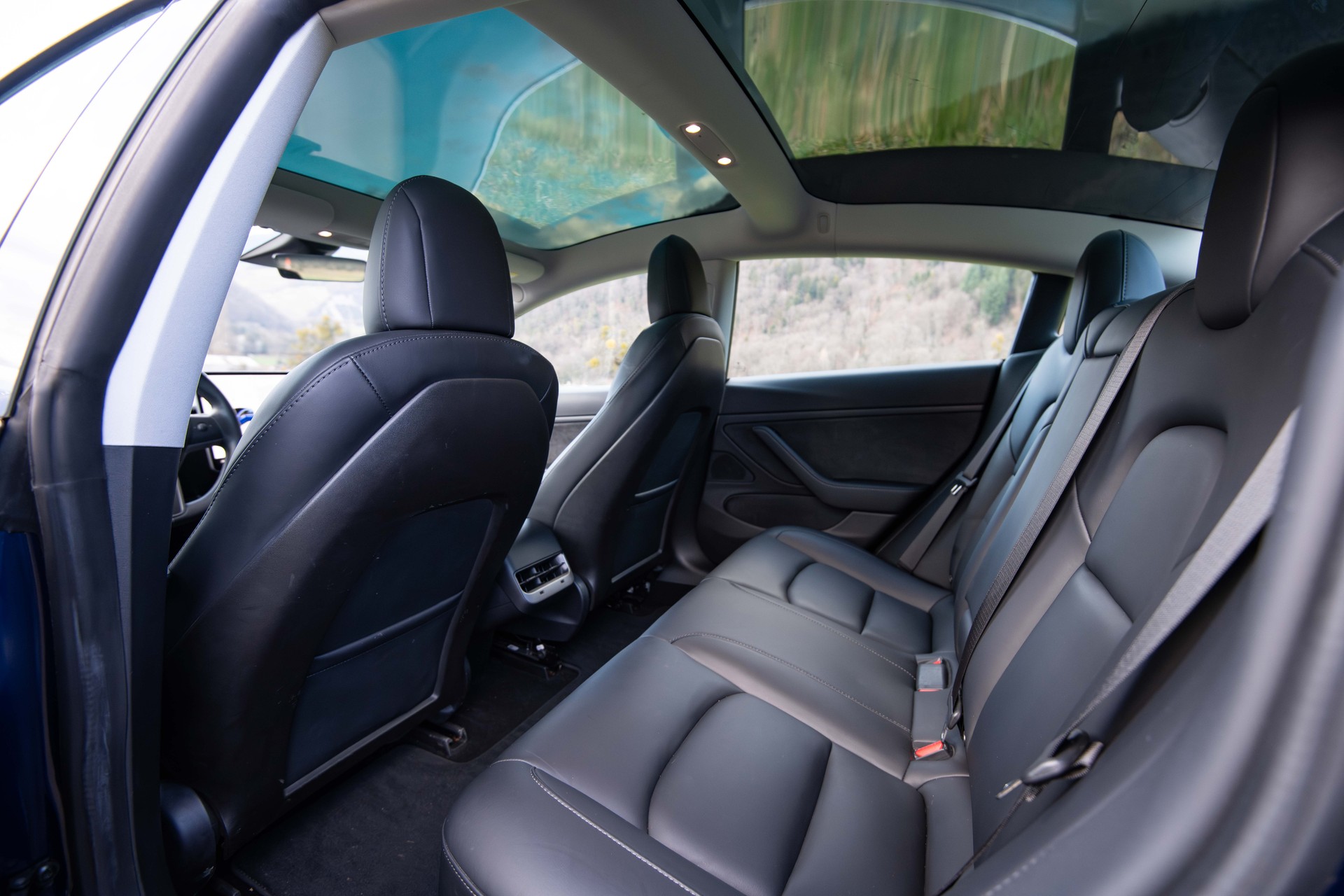TESLA MODEL 3 Long Range Dual Motor AWD-image-8