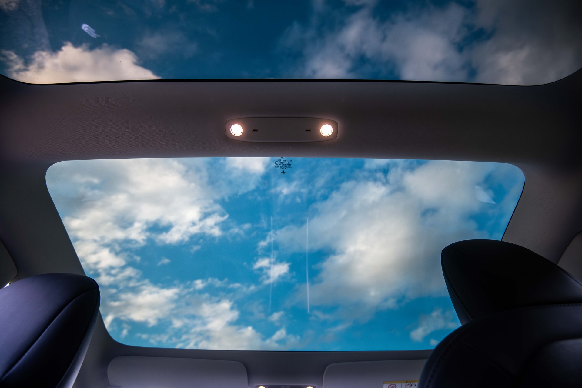 TESLA MODEL 3 Long Range Dual Motor AWD-image-13