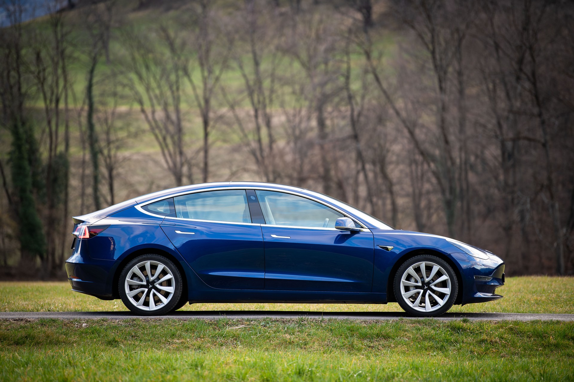 TESLA MODEL 3 Long Range Dual Motor AWD-image-3