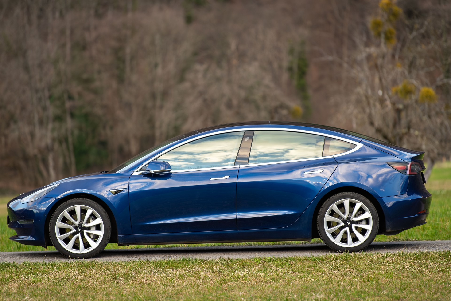 TESLA MODEL 3 Long Range Dual Motor AWD-image-2