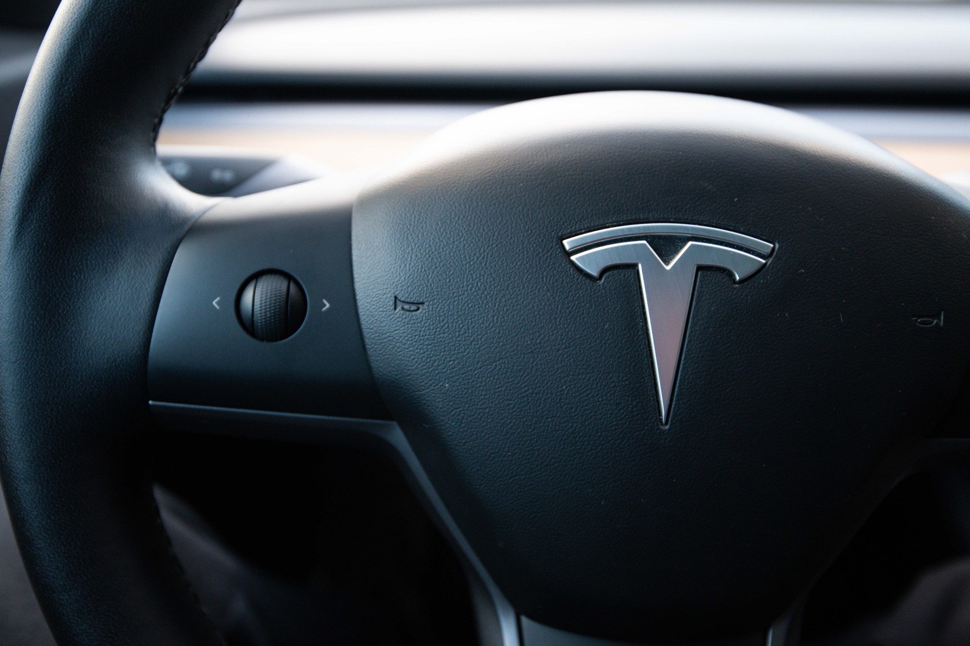 TESLA MODEL 3 Long Range Dual Motor AWD-image-11